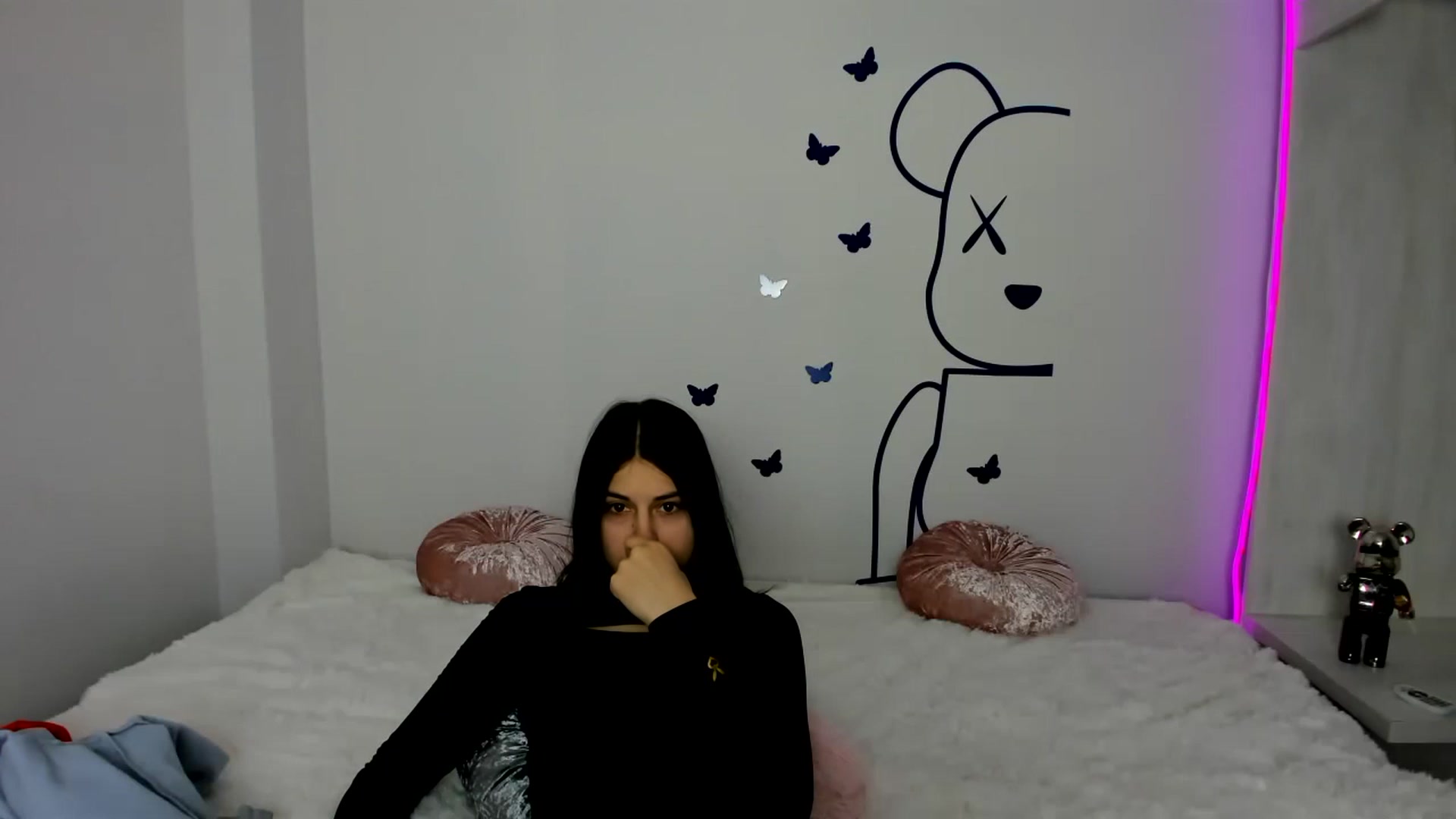 Gallery image thumbnail from CocoChanelka's myfreecams stream on, 01/19/2023, 17:01 image 18 of 20