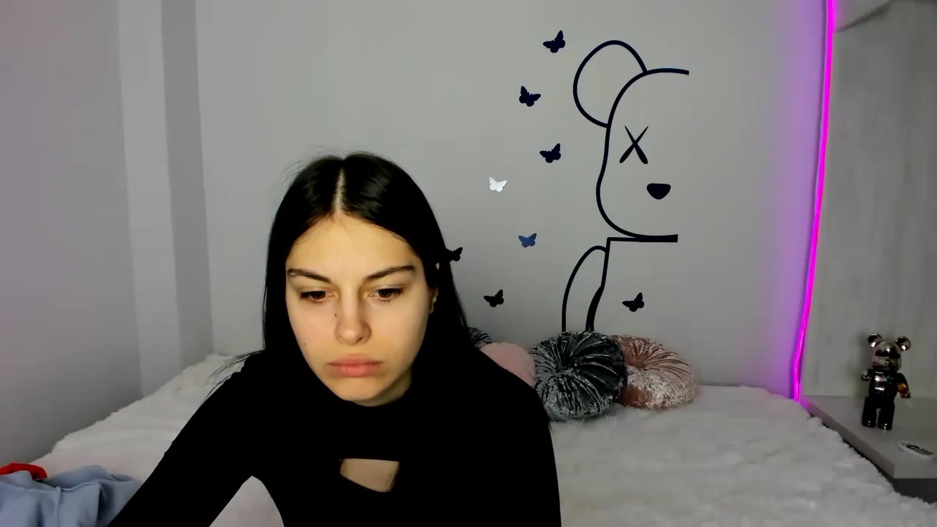 Gallery image thumbnail from CocoChanelka's myfreecams stream on, 01/19/2023, 17:01 image 3 of 20