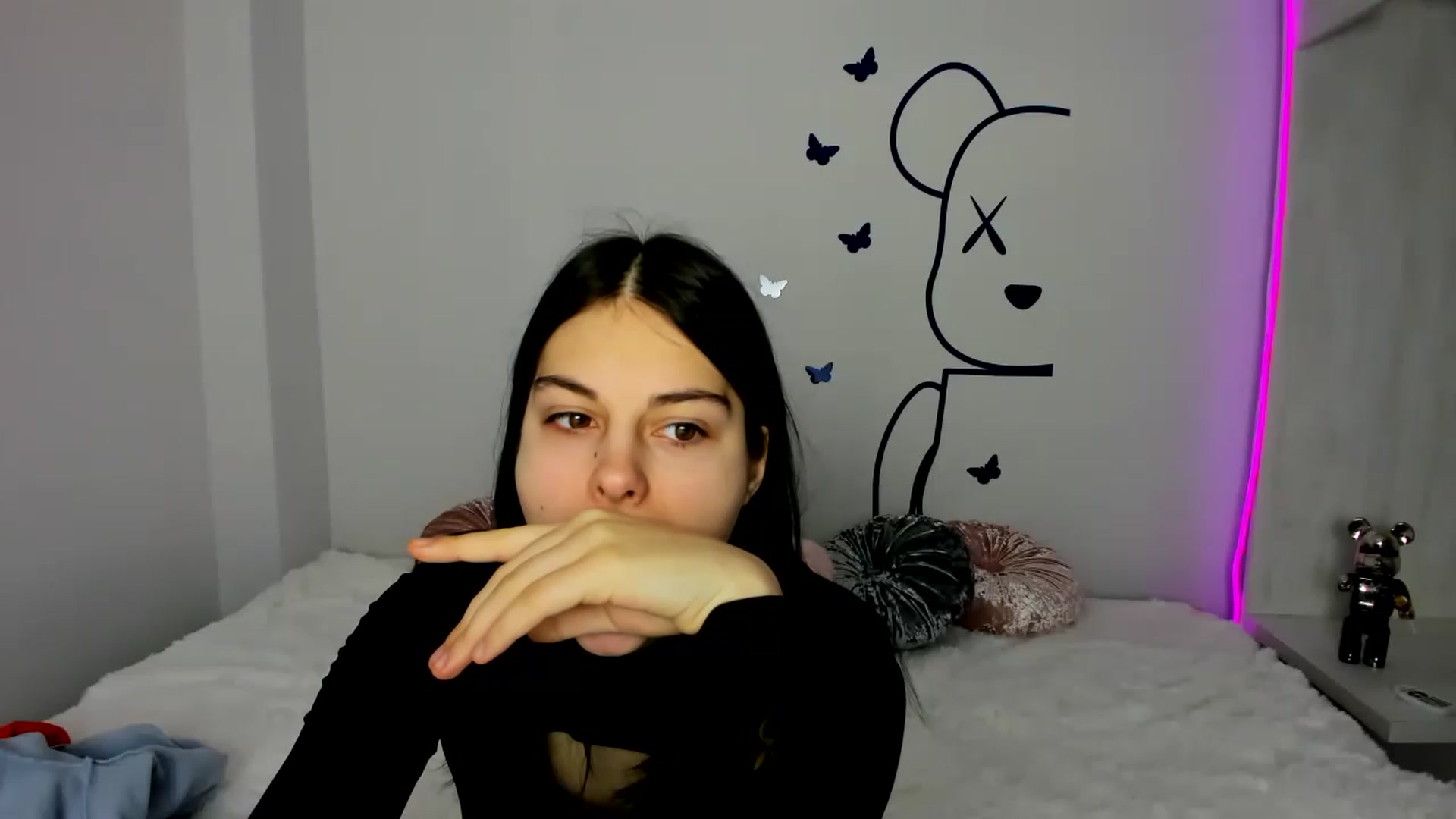 Gallery image thumbnail from CocoChanelka's myfreecams stream on, 01/19/2023, 17:01 image 8 of 20