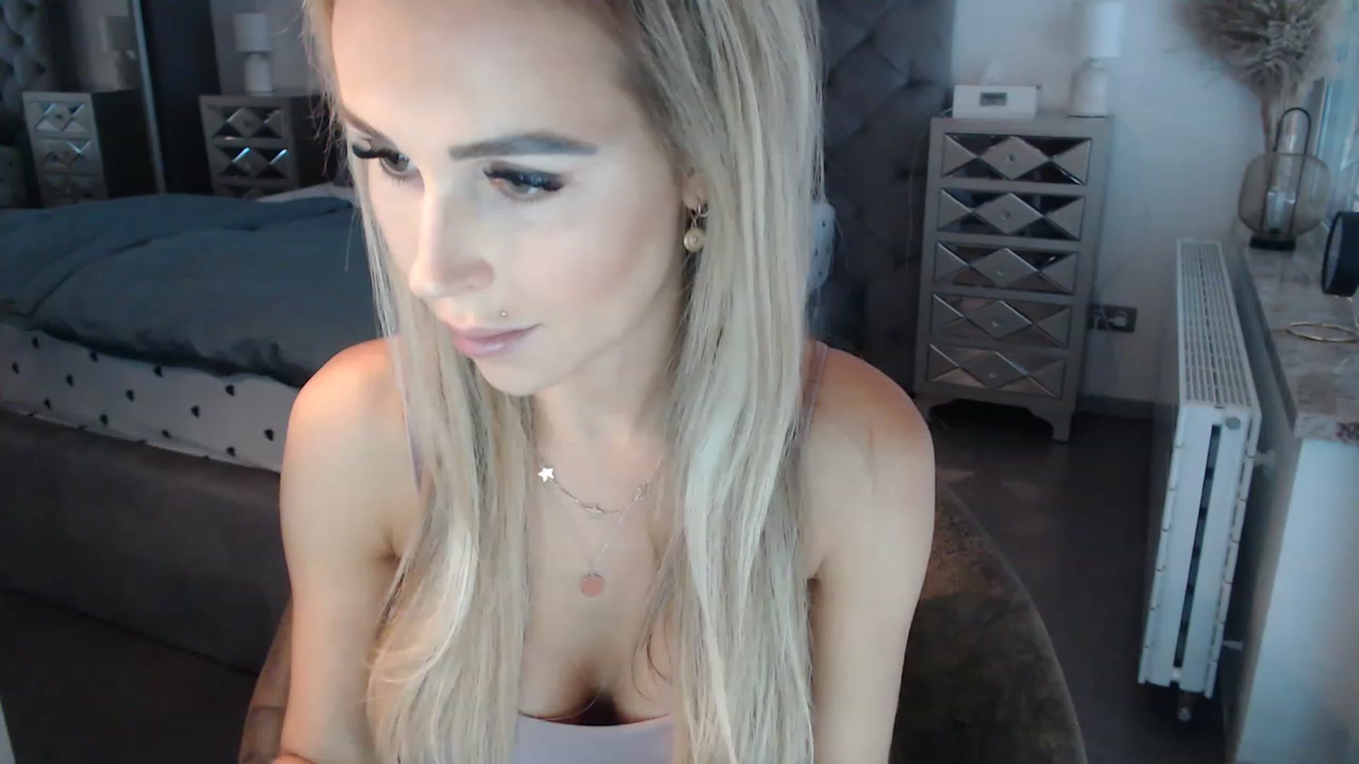 Gallery image thumbnail from CocoMia's myfreecams stream on, 11/15/2022, 10:08 image 1 of 20