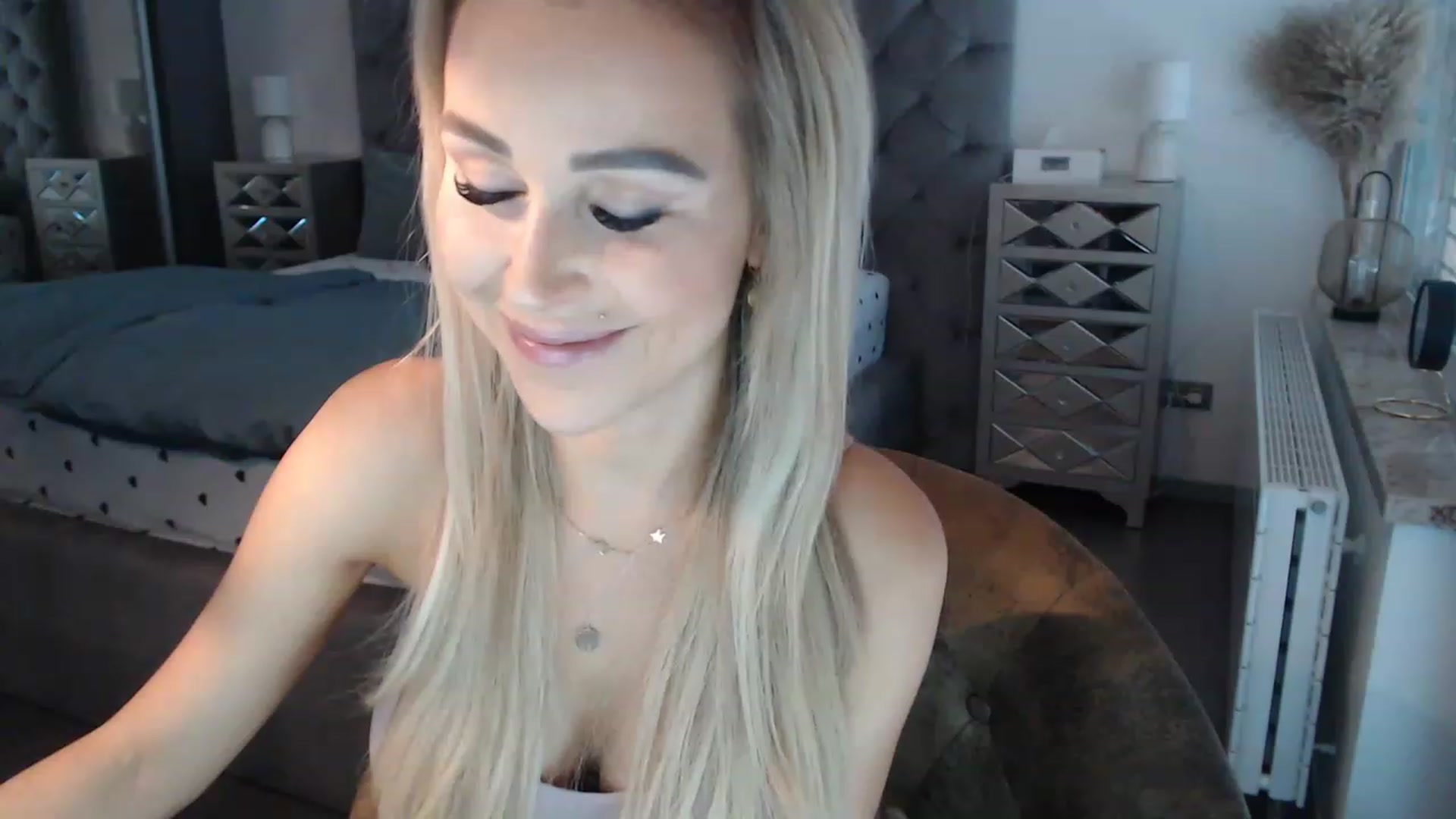 Gallery image thumbnail from CocoMia's myfreecams stream on, 11/15/2022, 10:08 image 11 of 20