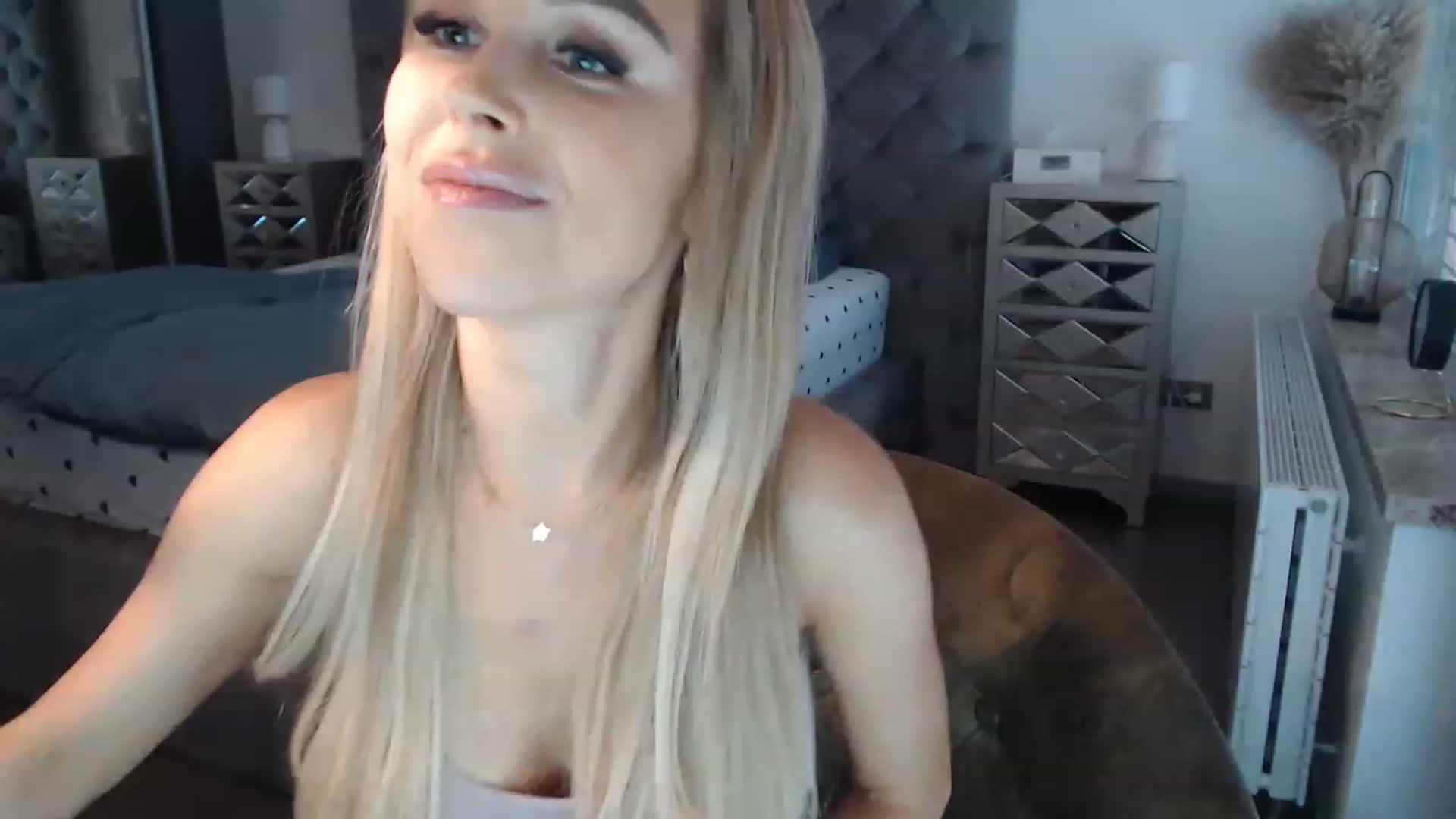 Gallery image thumbnail from CocoMia's myfreecams stream on, 11/15/2022, 10:08 image 10 of 20