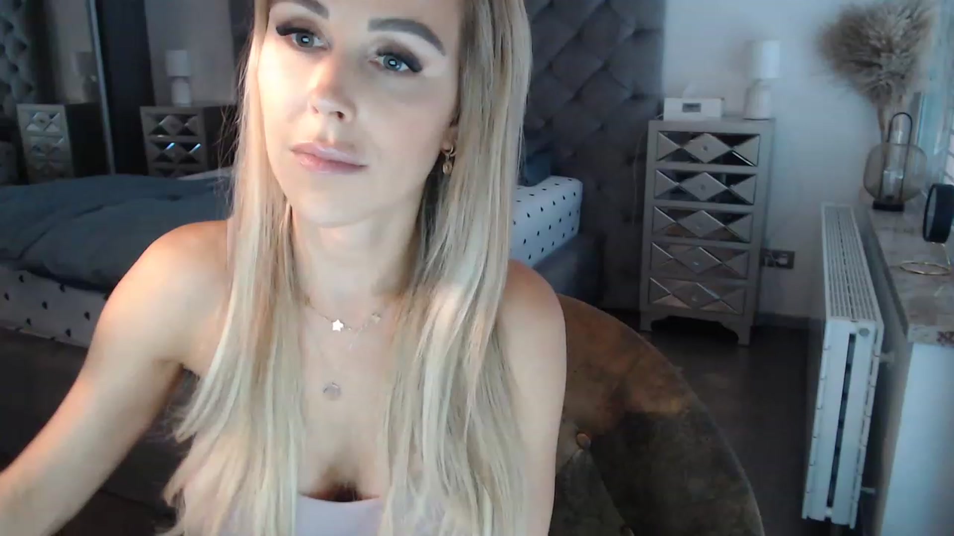 Gallery image thumbnail from CocoMia's myfreecams stream on, 11/15/2022, 10:08 image 8 of 20