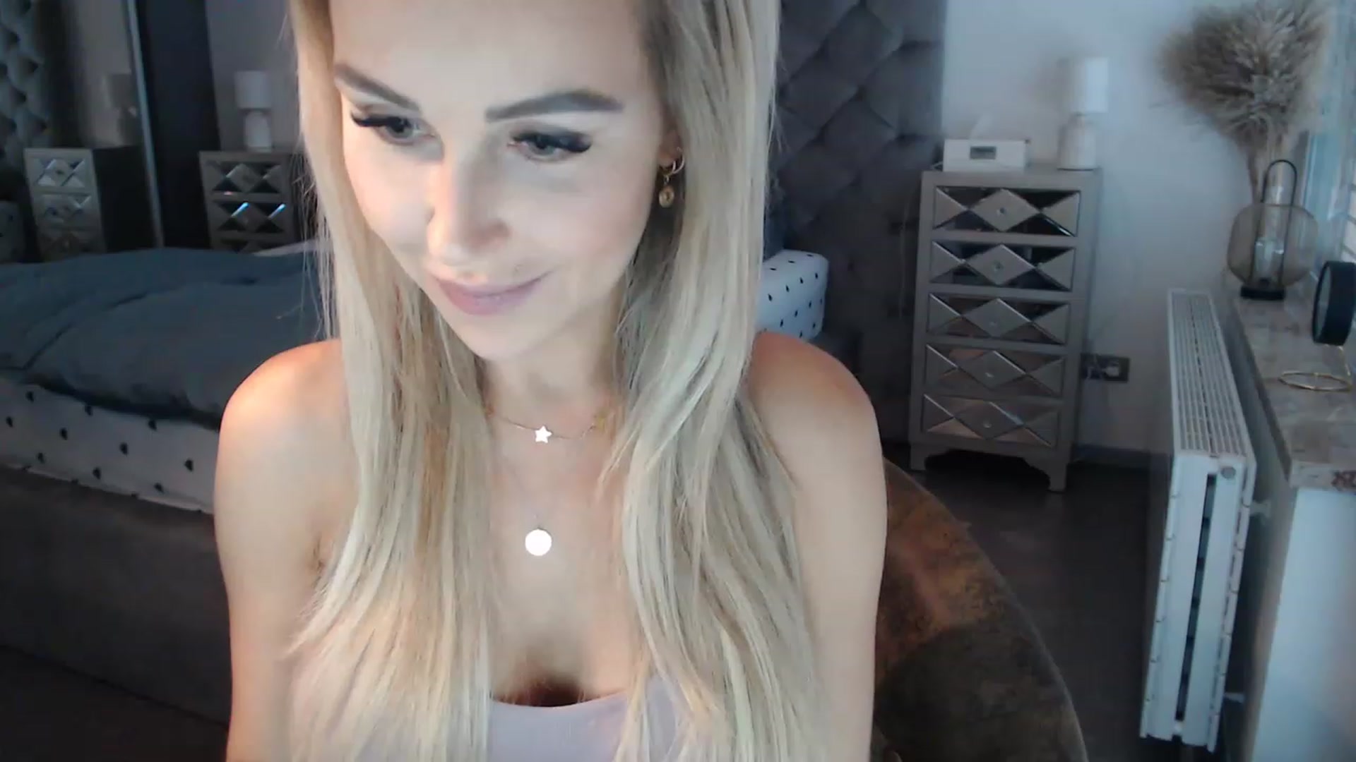 Gallery image thumbnail from CocoMia's myfreecams stream on, 11/15/2022, 10:08 image 7 of 20