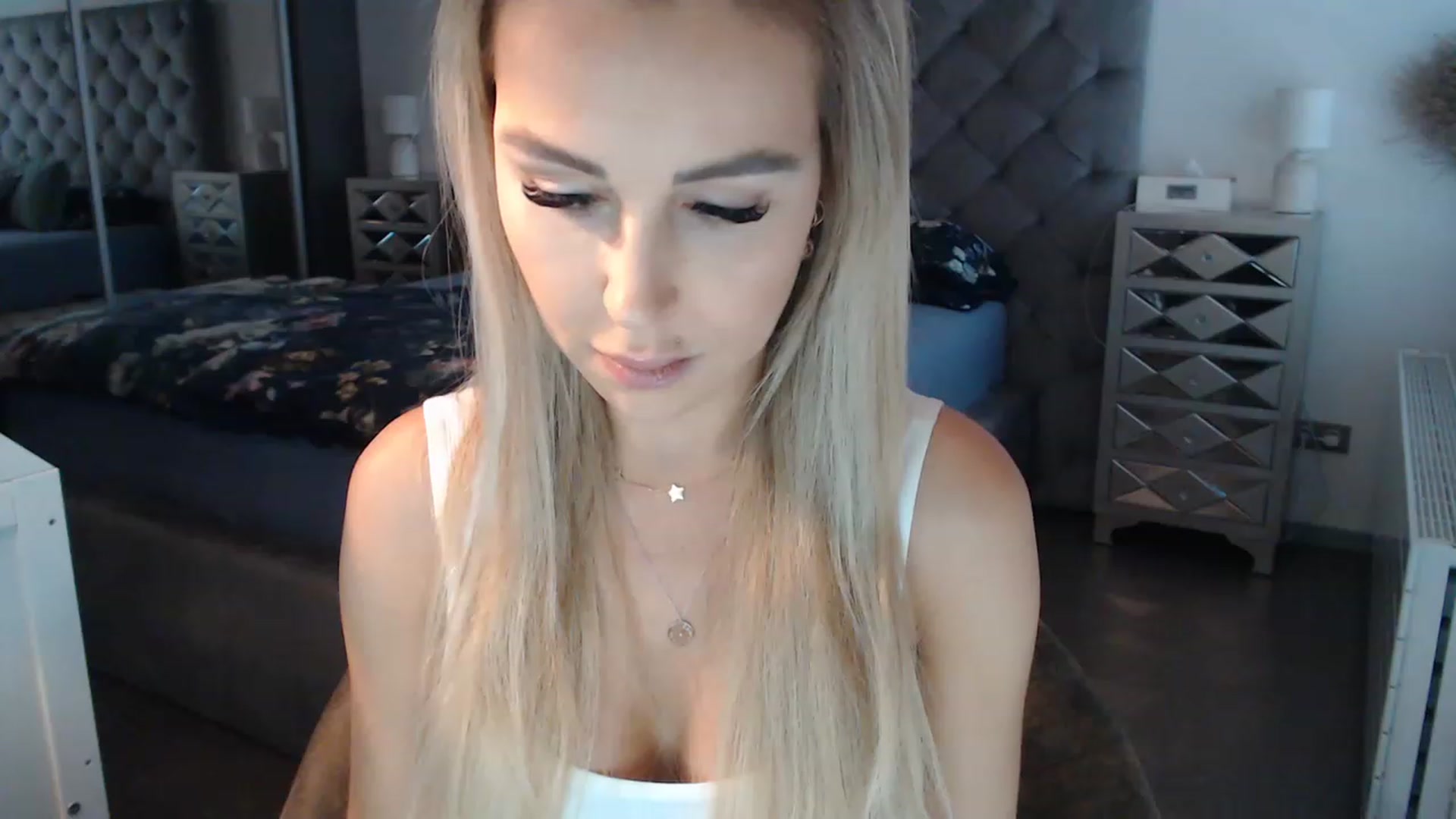 Gallery image thumbnail from CocoMia's myfreecams stream on, 11/23/2022, 09:09 image 19 of 20