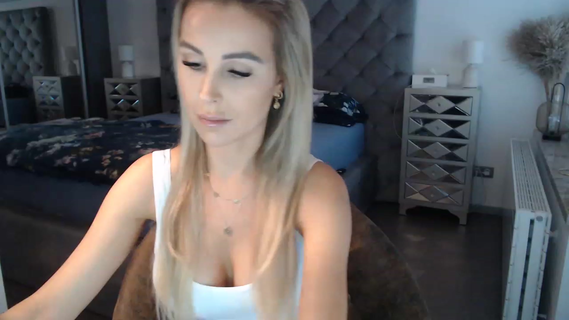 Gallery image thumbnail from CocoMia's myfreecams stream on, 11/23/2022, 09:09 image 4 of 20