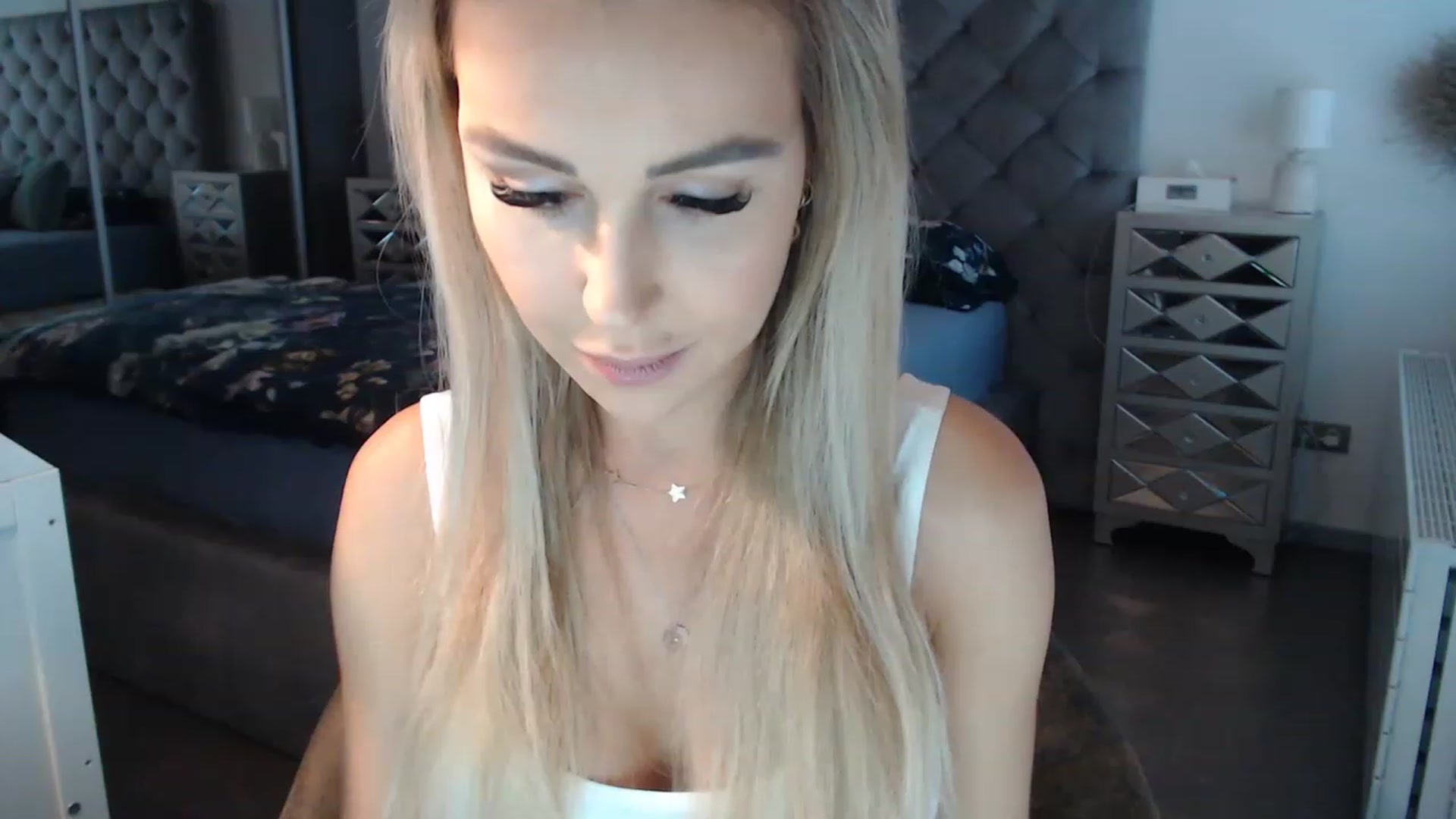Gallery image thumbnail from CocoMia's myfreecams stream on, 11/23/2022, 09:09 image 18 of 20