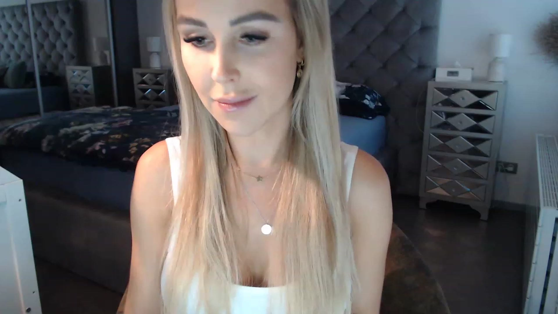 Gallery image thumbnail from CocoMia's myfreecams stream on, 11/23/2022, 09:09 image 16 of 20