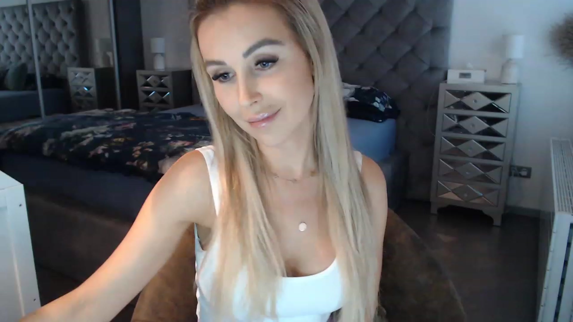Gallery image thumbnail from CocoMia's myfreecams stream on, 11/23/2022, 09:09 image 15 of 20