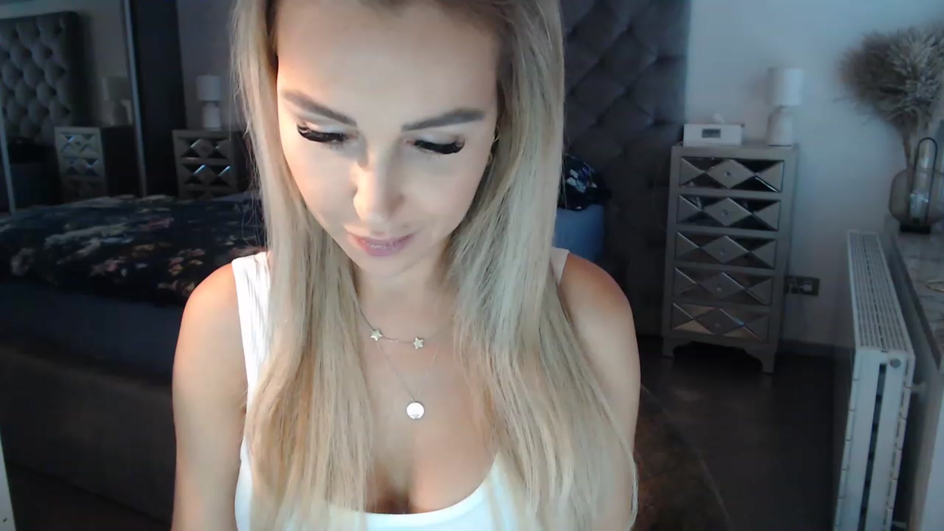 Gallery image thumbnail from CocoMia's myfreecams stream on, 11/23/2022, 09:09 image 6 of 20