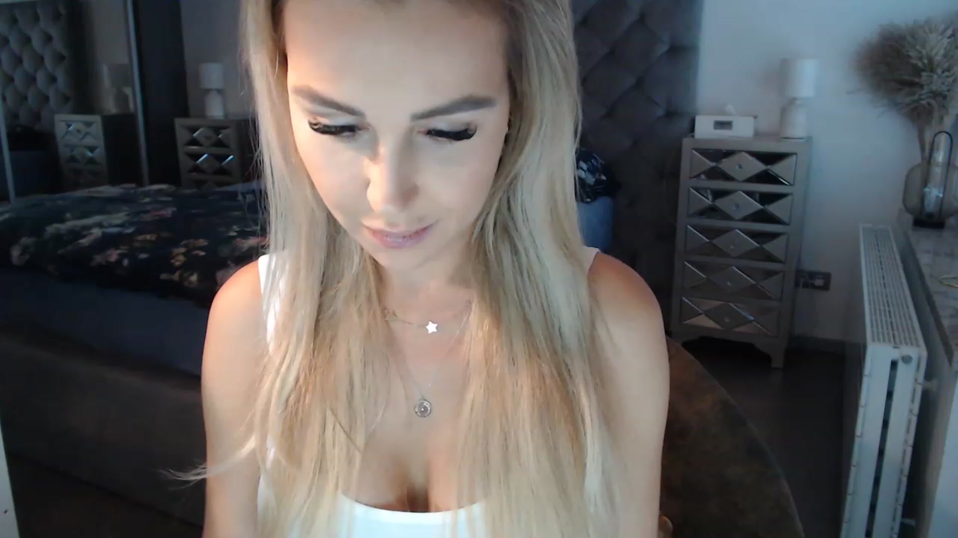 Gallery image thumbnail from CocoMia's myfreecams stream on, 11/23/2022, 09:09 image 8 of 20