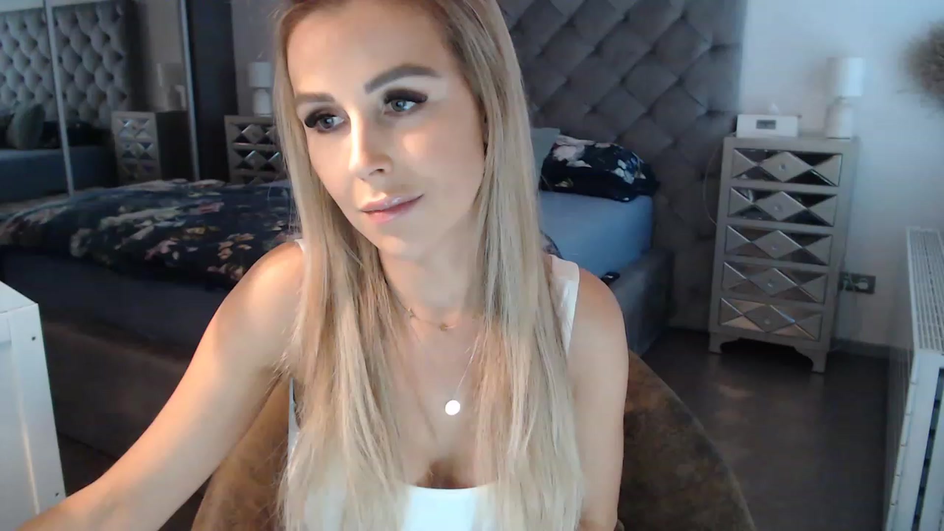 Gallery image thumbnail from CocoMia's myfreecams stream on, 11/23/2022, 09:09 image 17 of 20