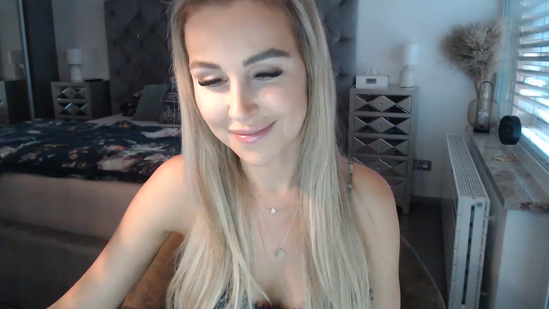 Gallery image thumbnail from CocoMia's myfreecams stream on, 11/28/2022, 10:46 image 4 of 20