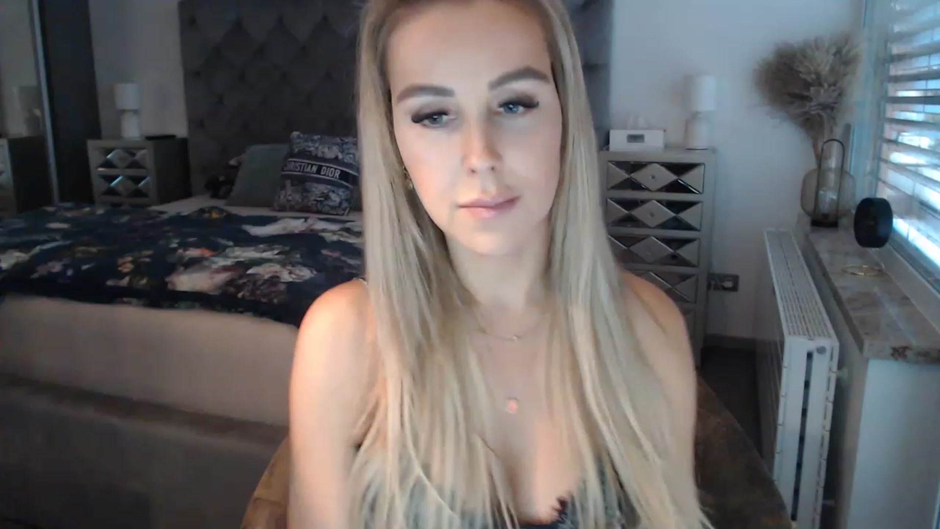 Gallery image thumbnail from CocoMia's myfreecams stream on, 11/28/2022, 10:46 image 19 of 20