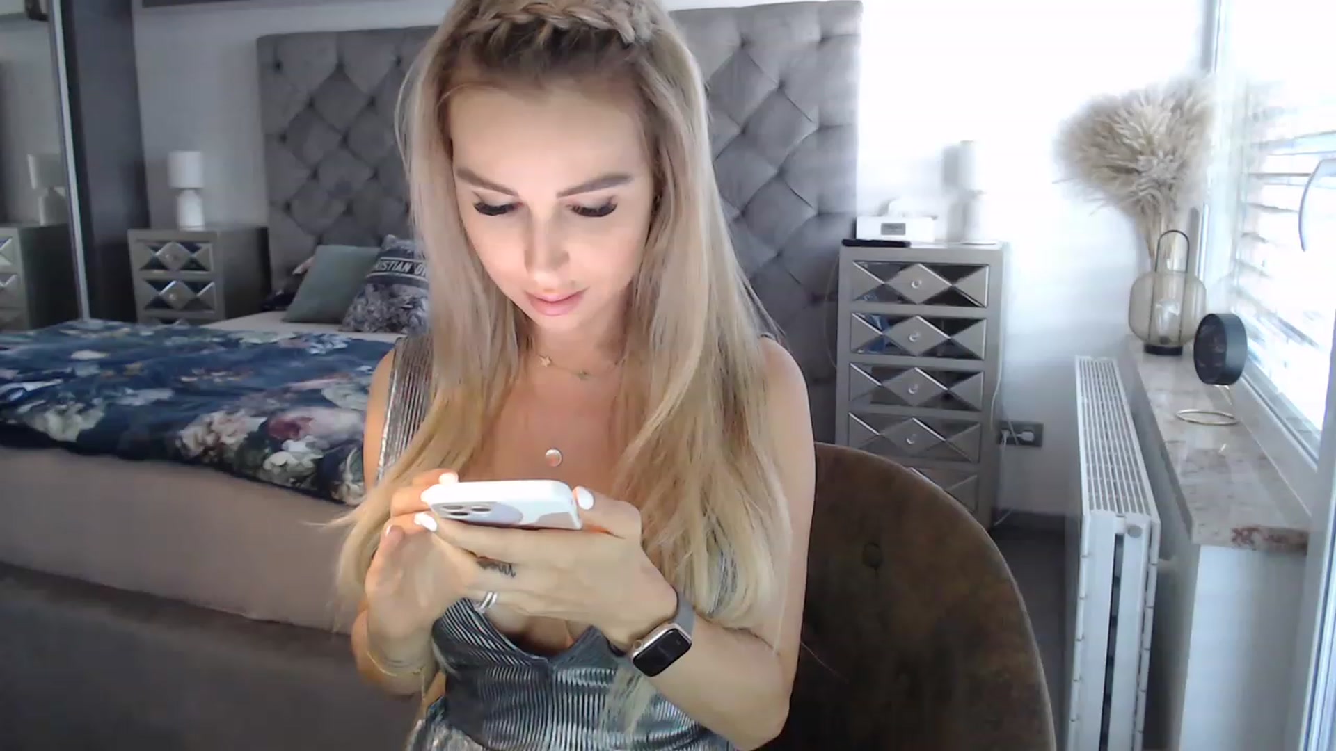 Gallery image thumbnail from CocoMia's myfreecams stream on, 12/01/2022, 10:17 image 6 of 20