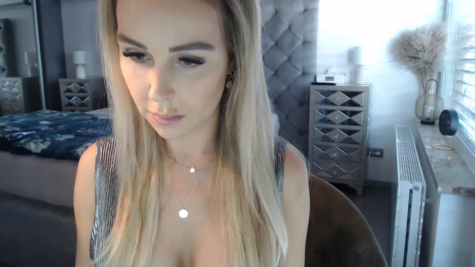 Gallery image thumbnail from CocoMia's myfreecams stream on, 12/01/2022, 10:17 image 13 of 20