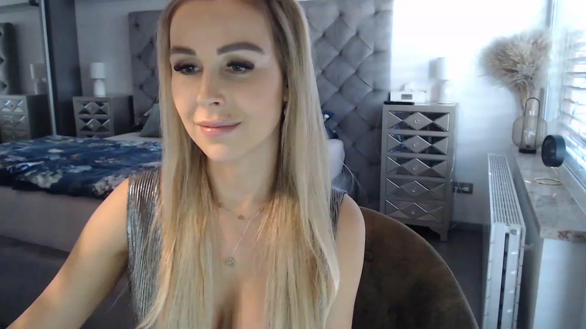 Gallery image thumbnail from CocoMia's myfreecams stream on, 12/01/2022, 10:17 image 19 of 20