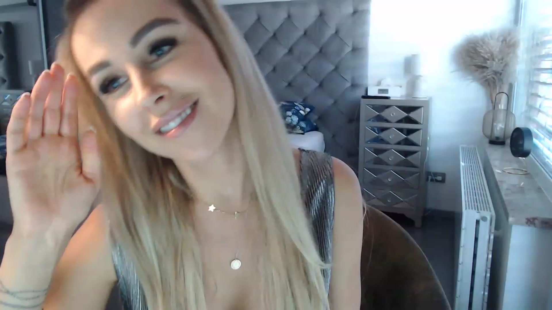 Gallery image thumbnail from CocoMia's myfreecams stream on, 12/01/2022, 10:17 image 14 of 20