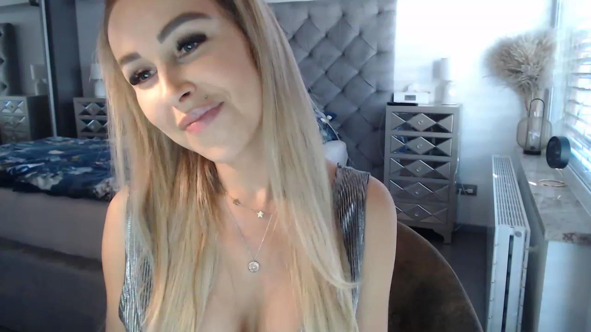 Gallery image thumbnail from CocoMia's myfreecams stream on, 12/01/2022, 10:17 image 17 of 20