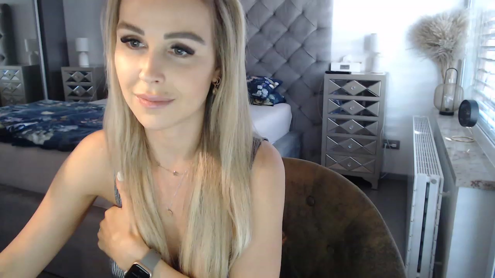 Gallery image thumbnail from CocoMia's myfreecams stream on, 12/01/2022, 10:17 image 9 of 20