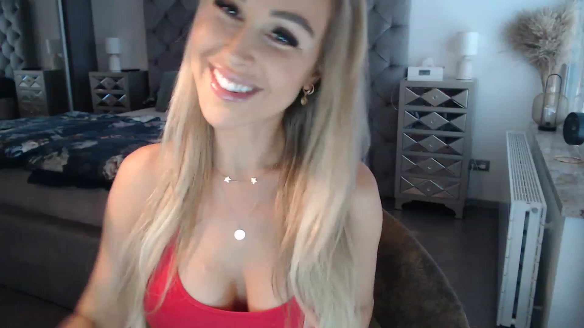 Gallery image thumbnail from CocoMia's myfreecams stream on, 12/02/2022, 11:12 image 5 of 20