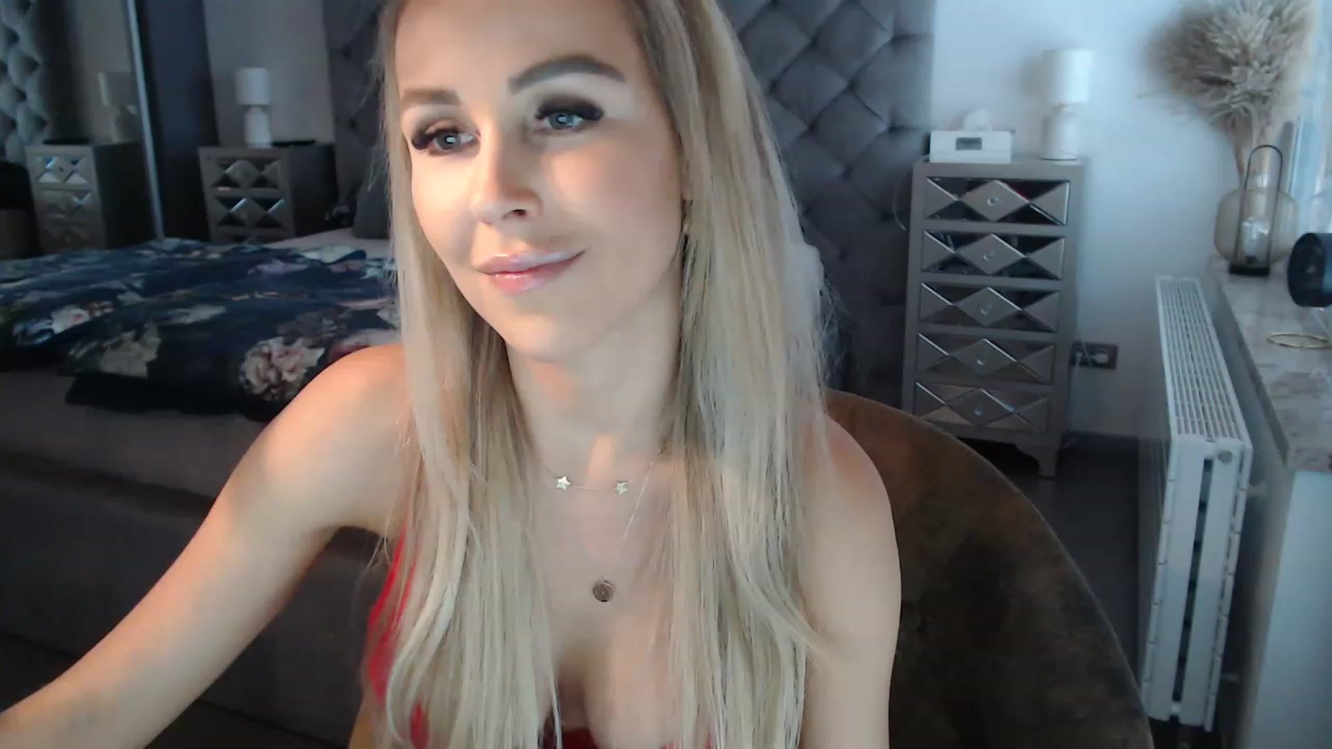 Gallery image thumbnail from CocoMia's myfreecams stream on, 12/02/2022, 11:12 image 12 of 20