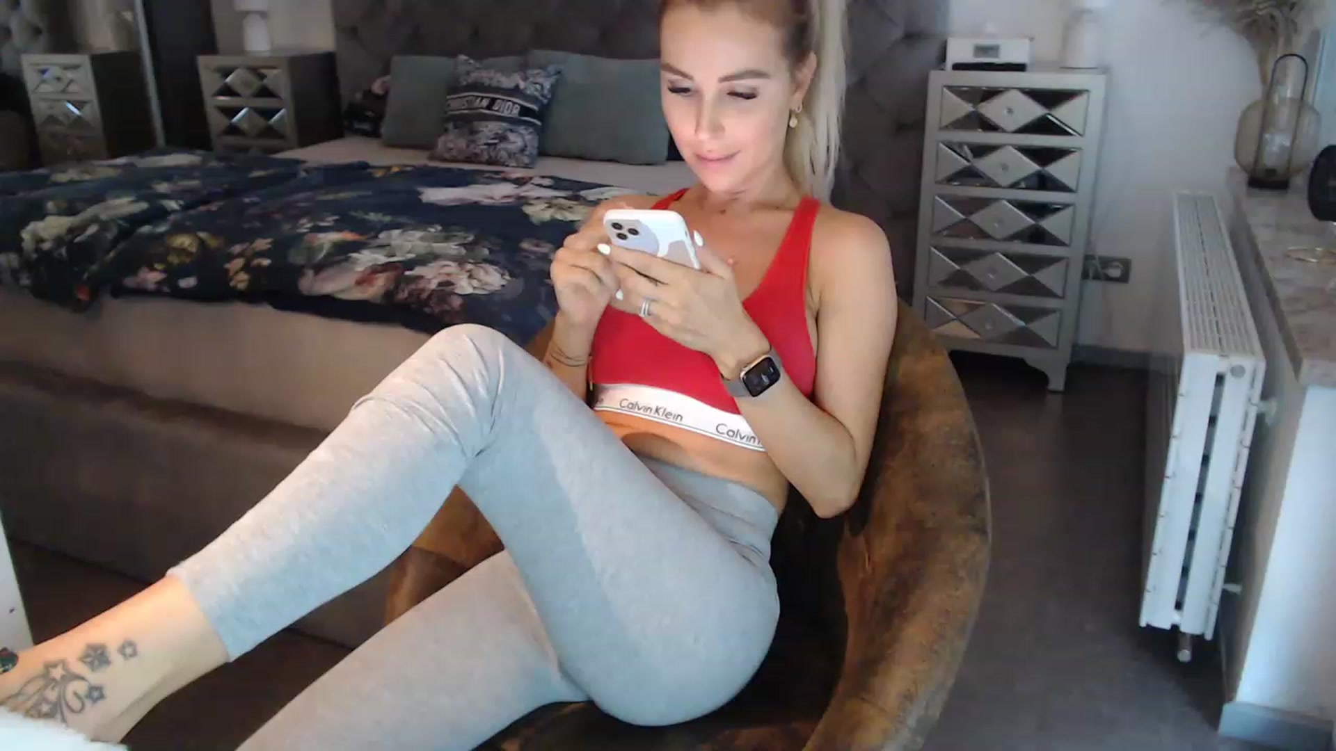 Gallery image thumbnail from CocoMia's myfreecams stream on, 12/05/2022, 09:42 image 17 of 20