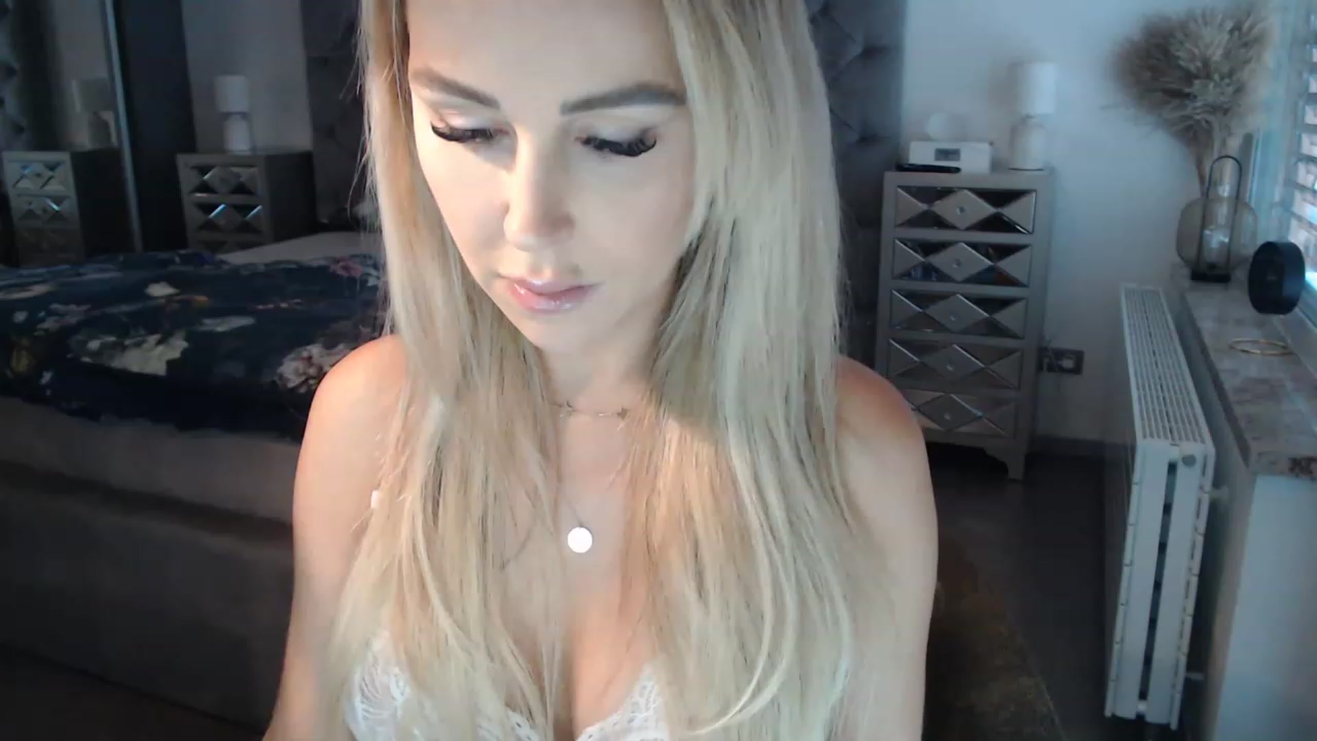 Gallery image thumbnail from CocoMia's myfreecams stream on, 12/08/2022, 10:28 image 2 of 20