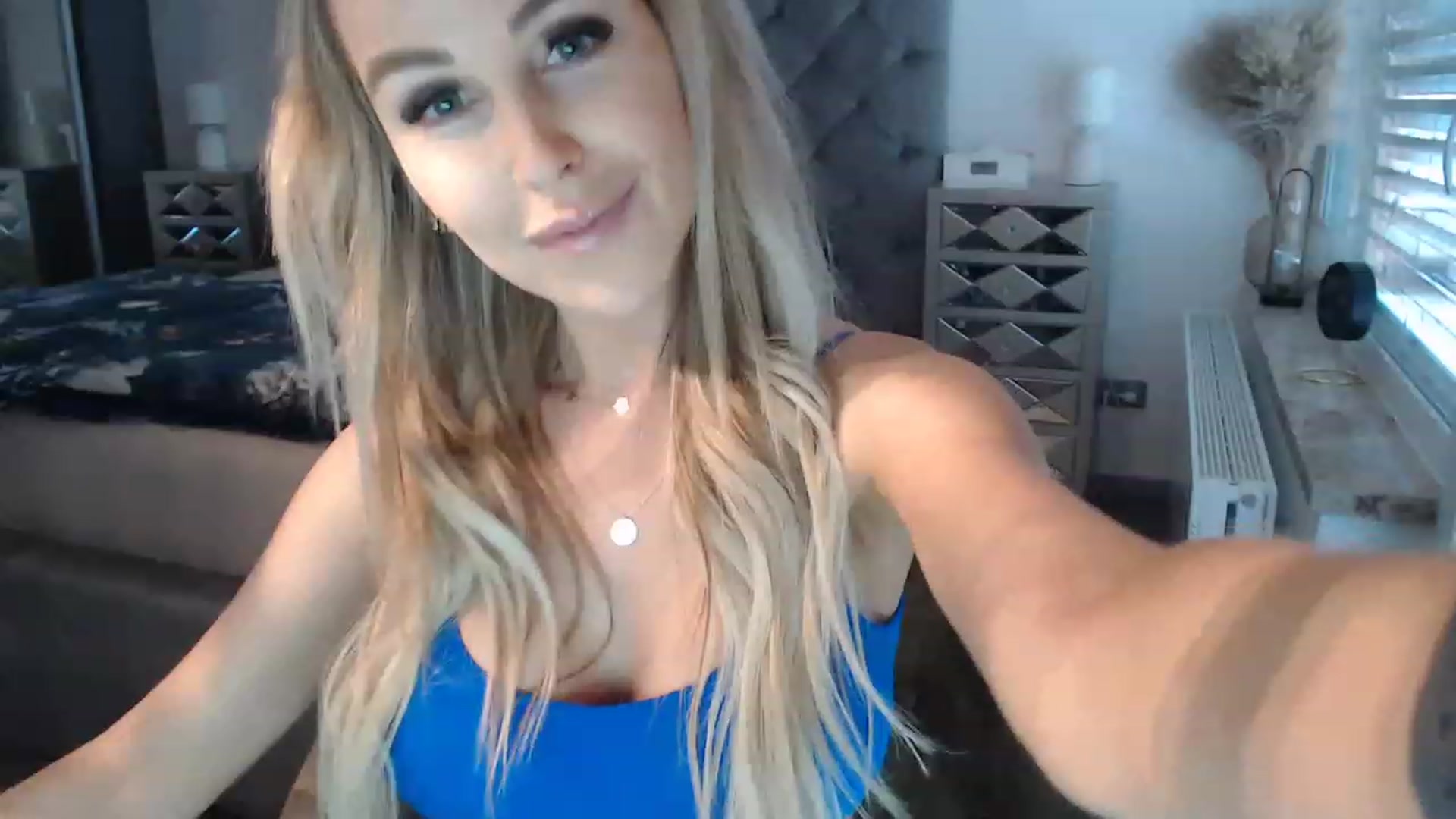 Gallery image thumbnail from CocoMia's myfreecams stream on, 12/12/2022, 09:40 image 7 of 20
