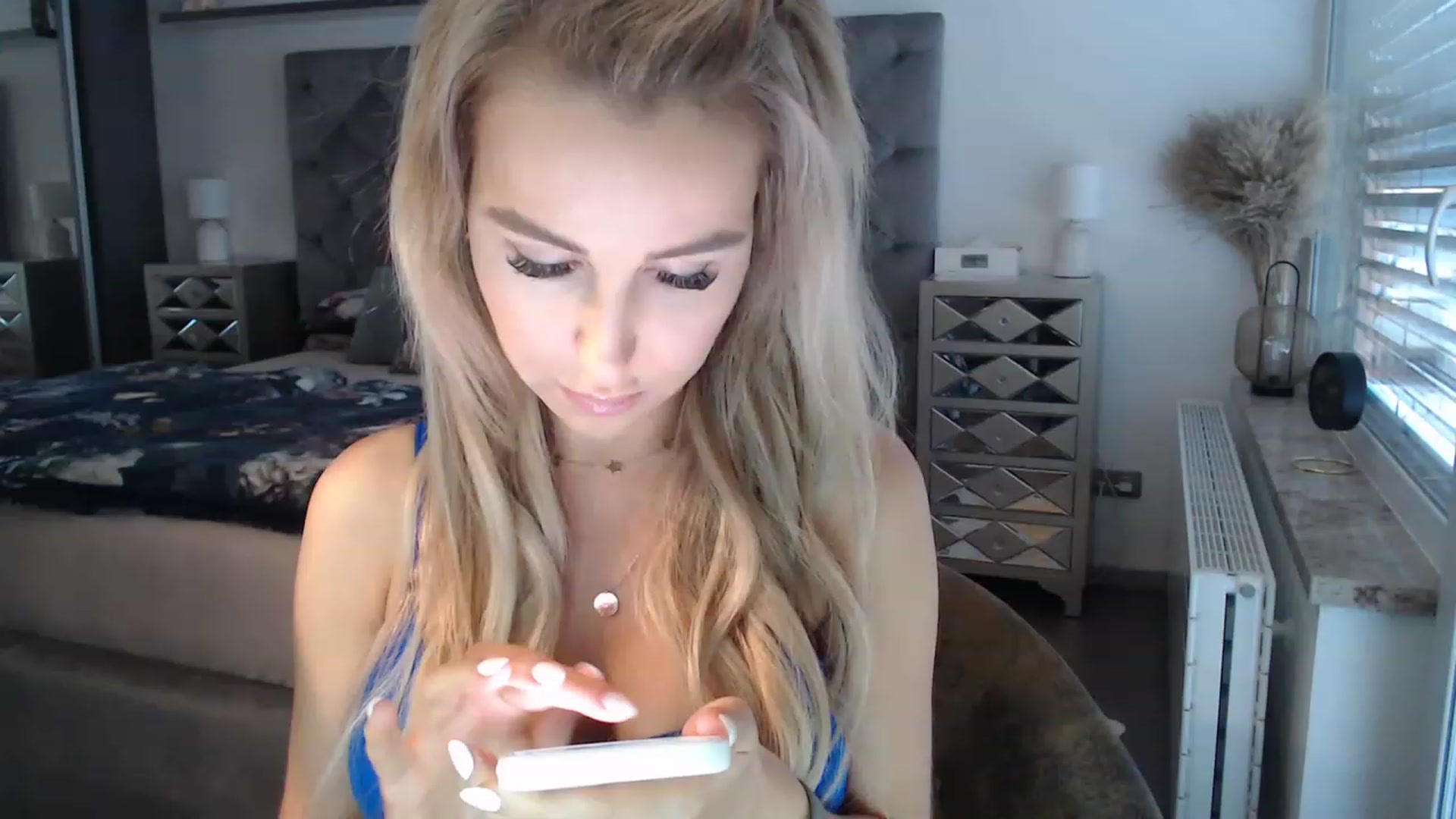Gallery image thumbnail from CocoMia's myfreecams stream on, 12/12/2022, 09:40 image 1 of 20