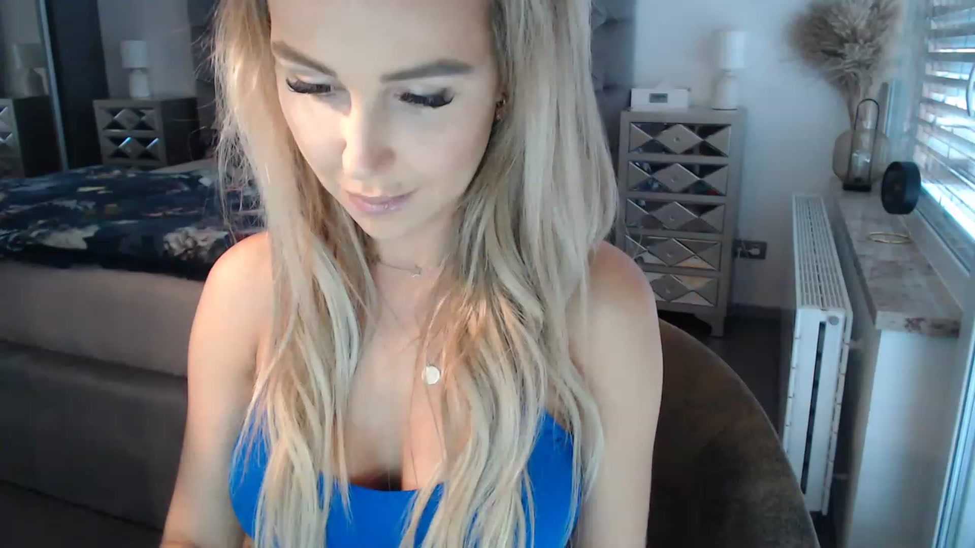Gallery image thumbnail from CocoMia's myfreecams stream on, 12/12/2022, 09:40 image 3 of 20