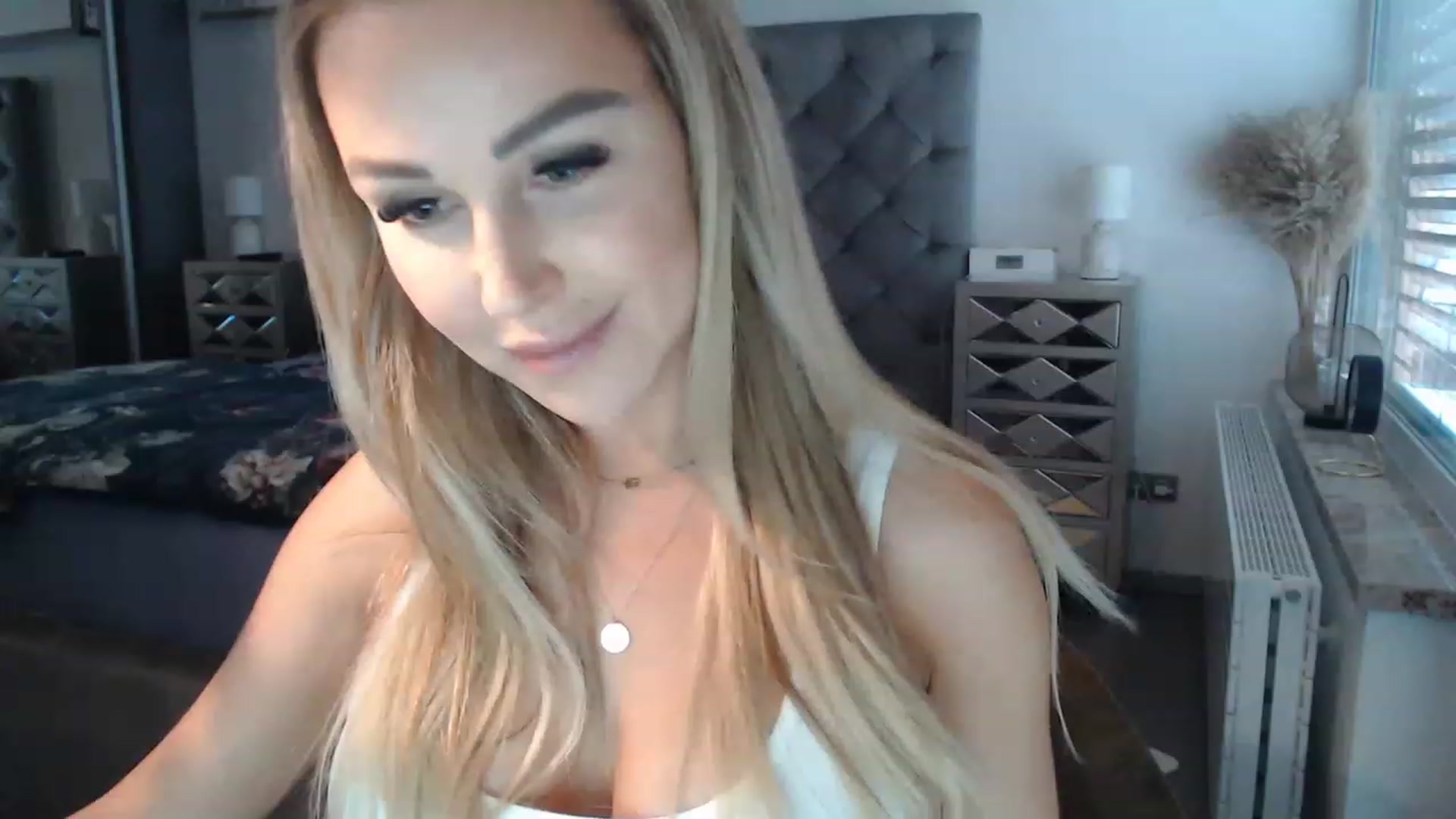 Gallery image thumbnail from CocoMia's myfreecams stream on, 01/03/2023, 11:10 image 6 of 20