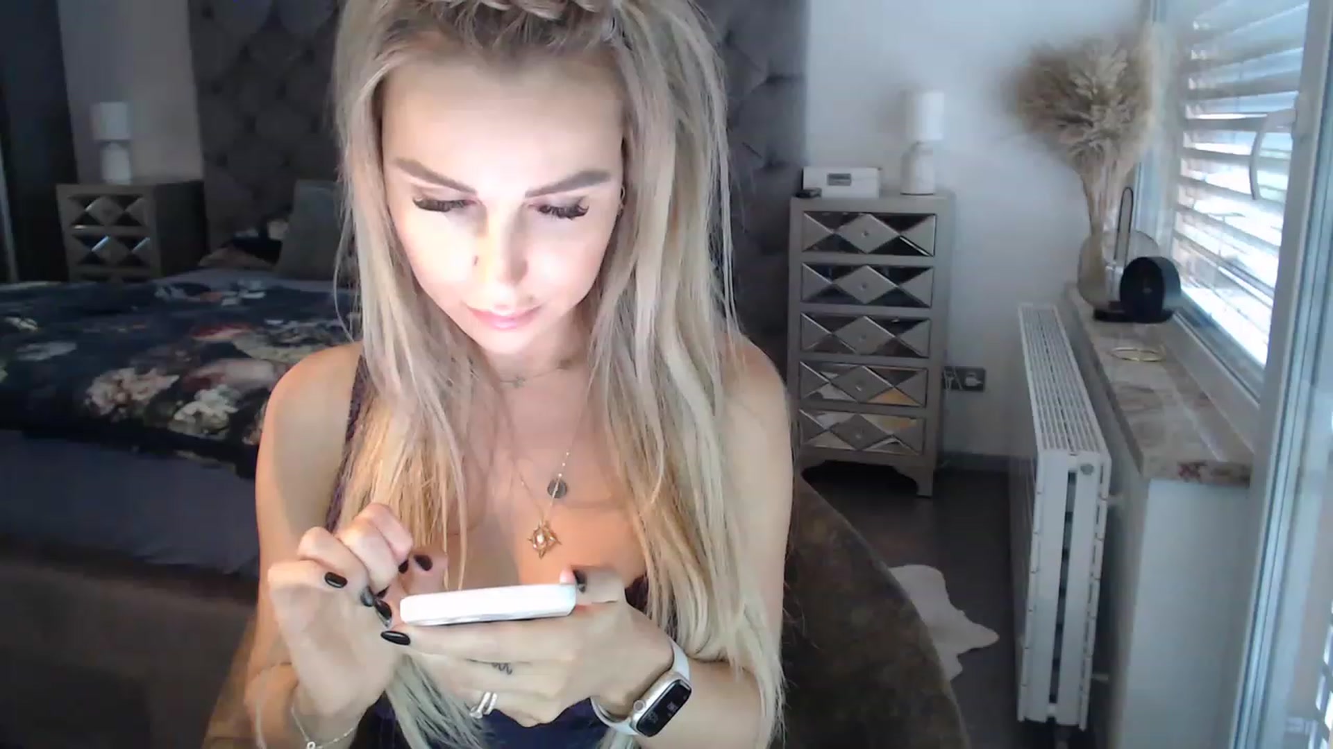 Gallery image thumbnail from CocoMia's myfreecams stream on, 01/04/2023, 10:54 image 9 of 20