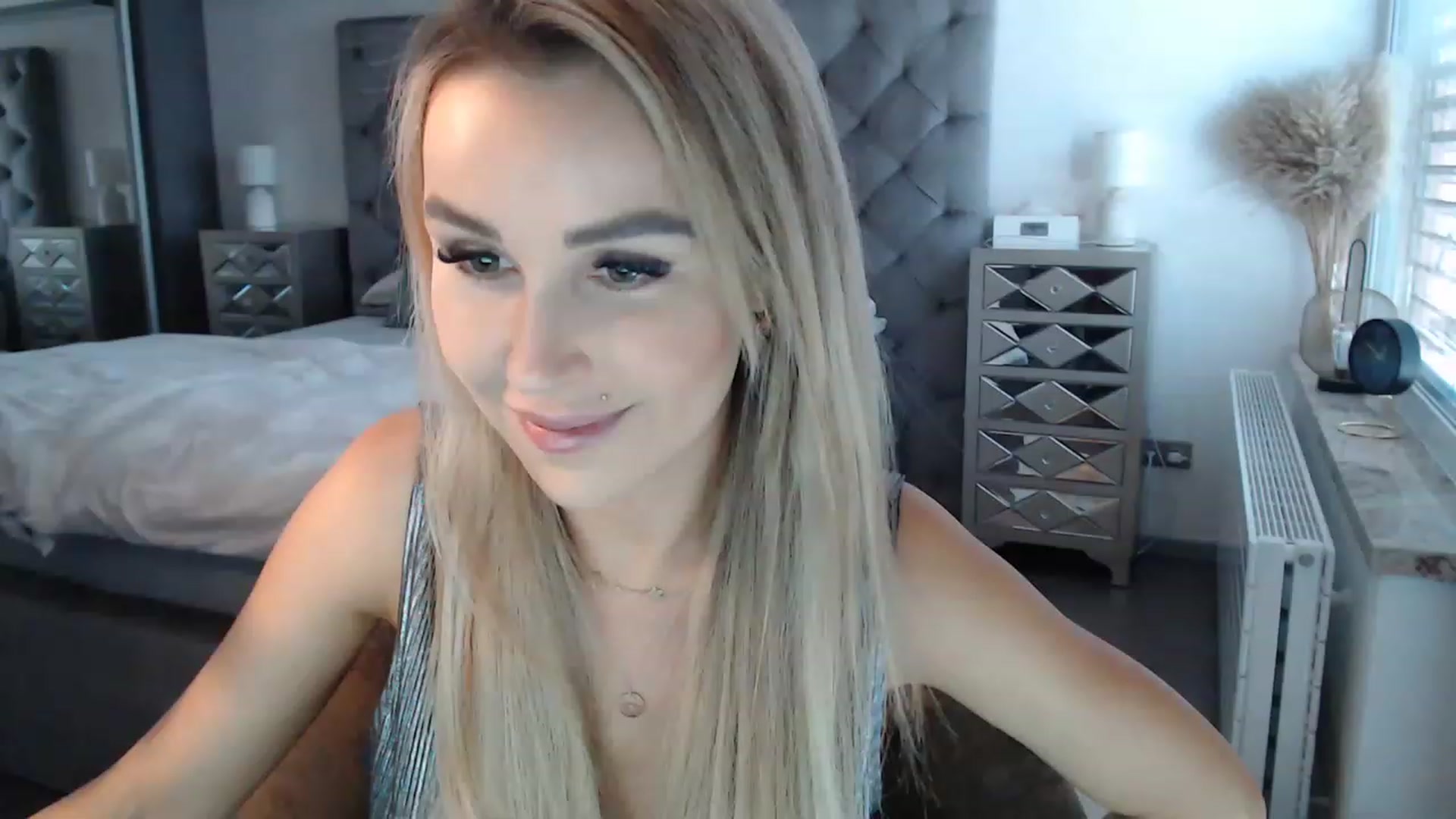 Gallery image thumbnail from CocoMia's myfreecams stream on, 01/12/2023, 12:05 image 7 of 20