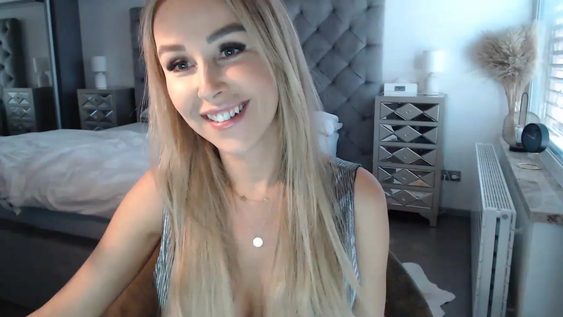Gallery image thumbnail from CocoMia's myfreecams stream on, 01/12/2023, 12:05 image 4 of 20