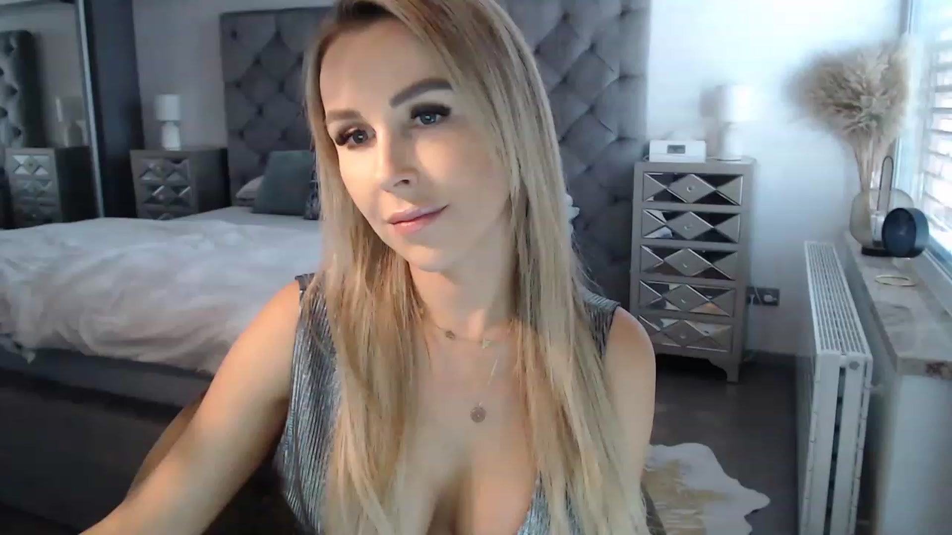 Gallery image thumbnail from CocoMia's myfreecams stream on, 01/12/2023, 12:05 image 19 of 20