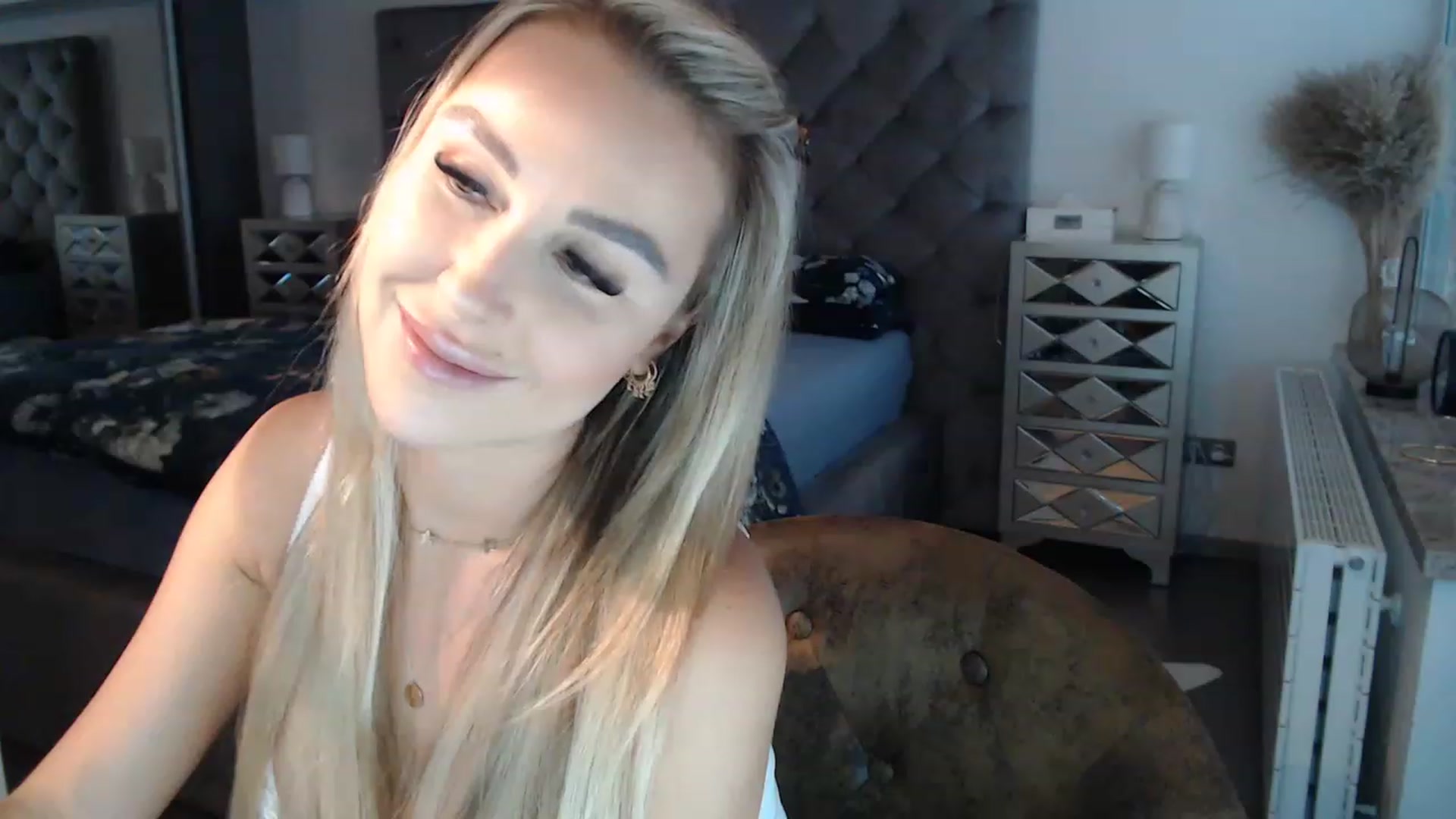 Gallery image thumbnail from CocoMia's myfreecams stream on, 02/01/2023, 12:27 image 20 of 20