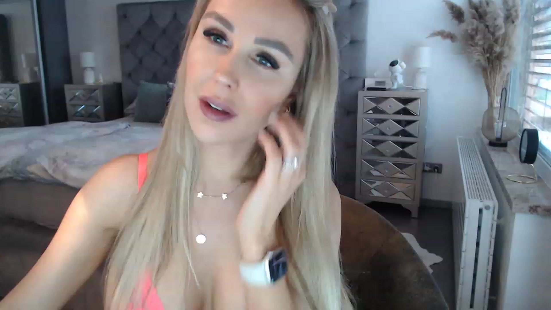 Gallery image thumbnail from CocoMia's myfreecams stream on, 02/17/2023, 12:22 image 3 of 20
