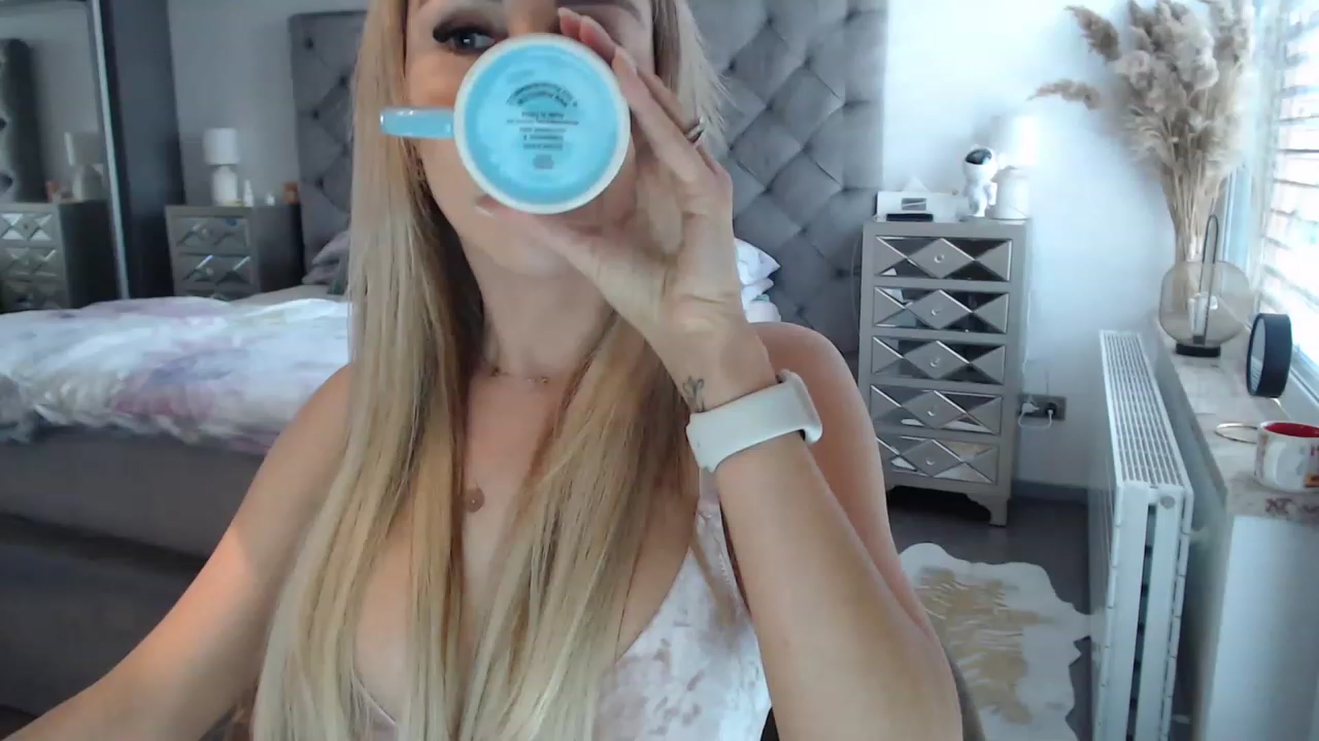 Gallery image thumbnail from CocoMia's myfreecams stream on, 02/22/2023, 12:01 image 7 of 20