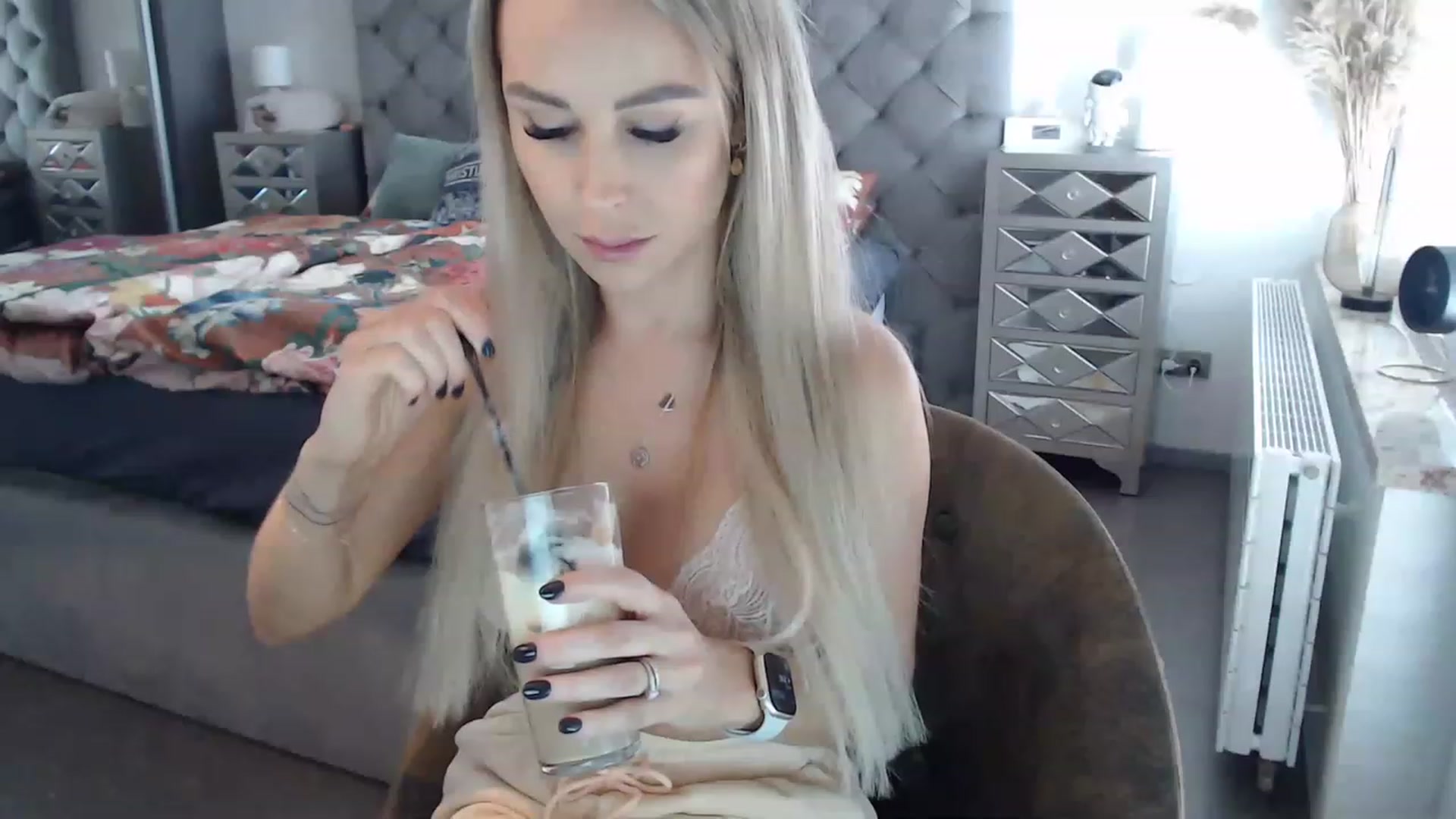 Gallery image thumbnail from CocoMia's myfreecams stream on, 03/03/2023, 11:21 image 3 of 20