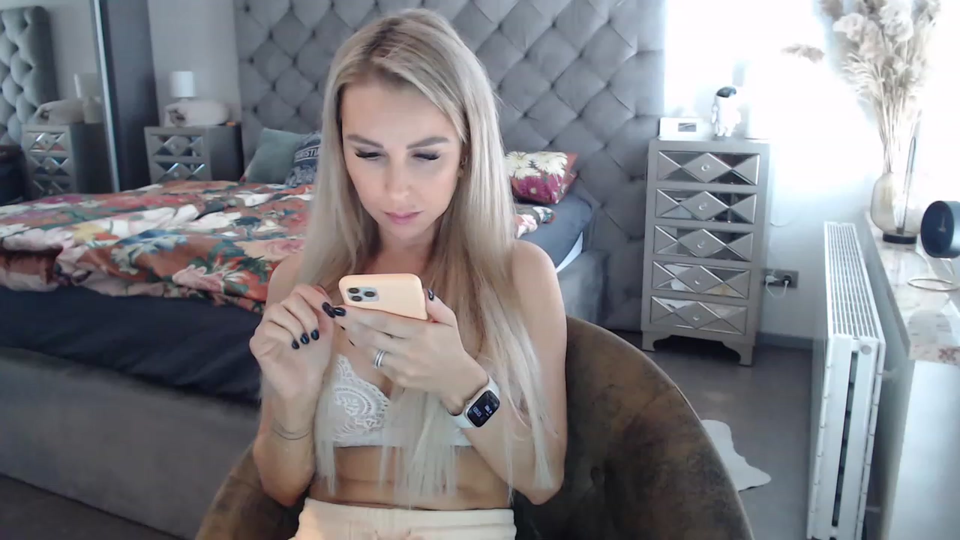 Gallery image thumbnail from CocoMia's myfreecams stream on, 03/03/2023, 11:21 image 6 of 20