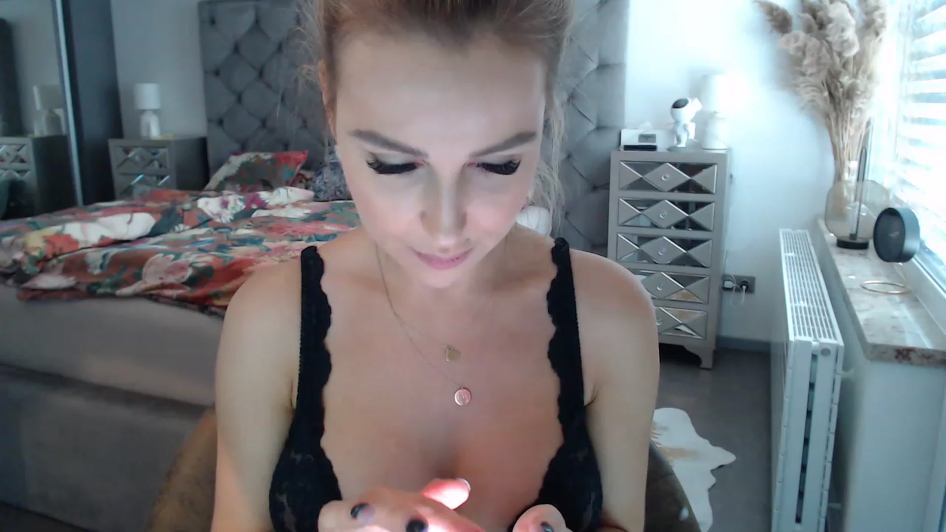 Gallery image thumbnail from CocoMia's myfreecams stream on, 03/17/2023, 13:10 image 20 of 20