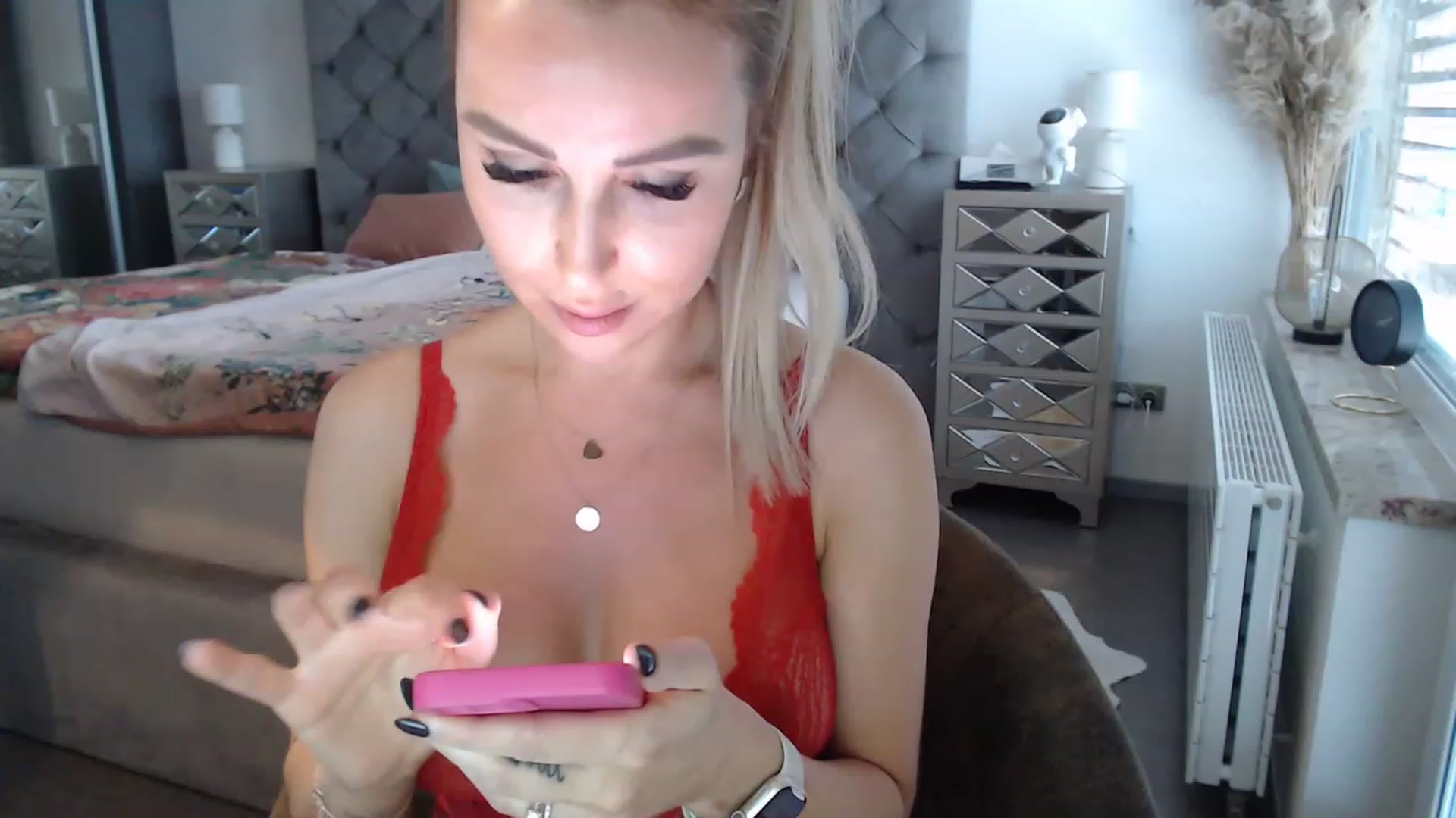 Gallery image thumbnail from CocoMia's myfreecams stream on, 03/20/2023, 13:33 image 17 of 20