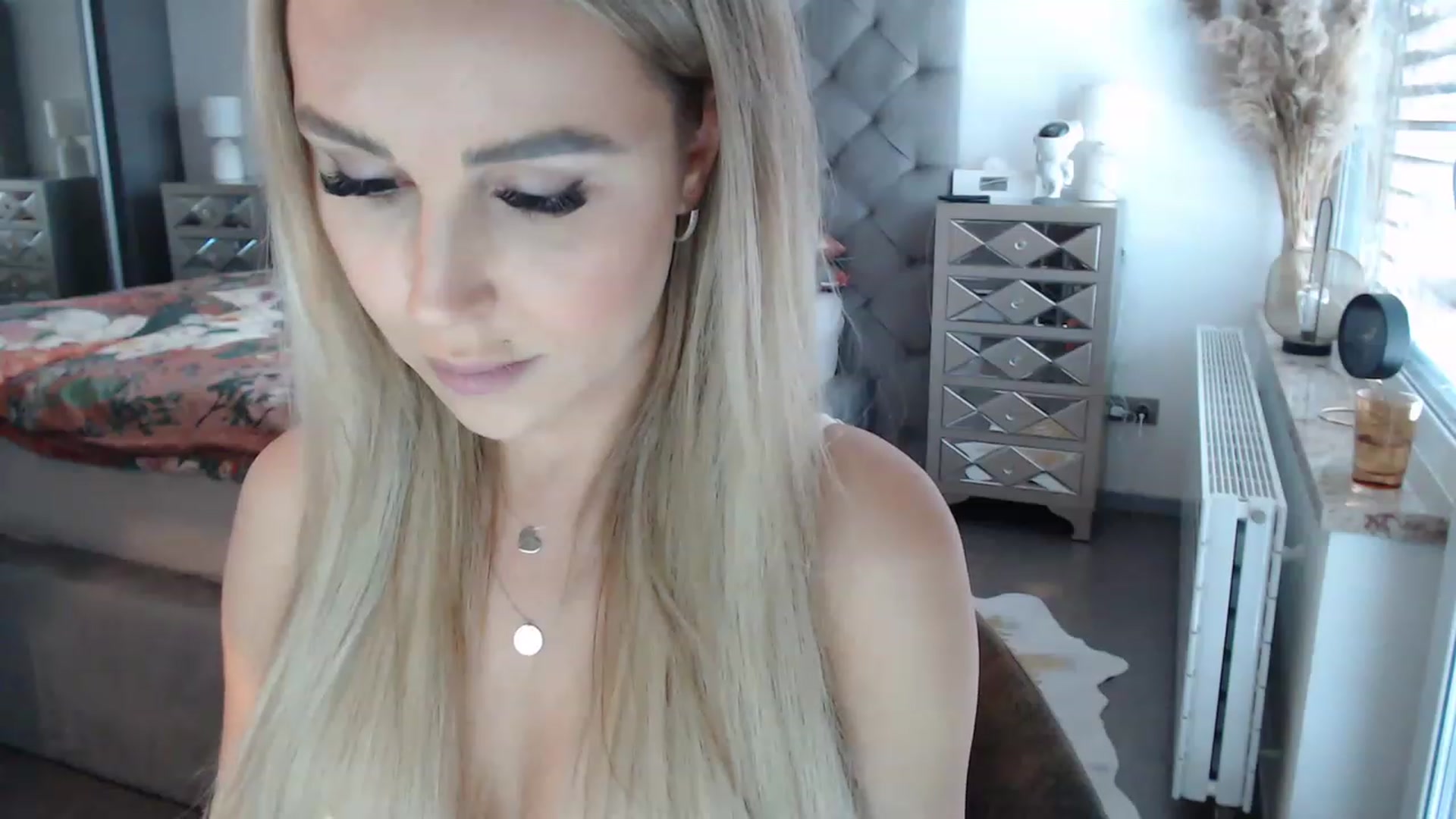 Gallery image thumbnail from CocoMia's myfreecams stream on, 03/24/2023, 13:29 image 10 of 20