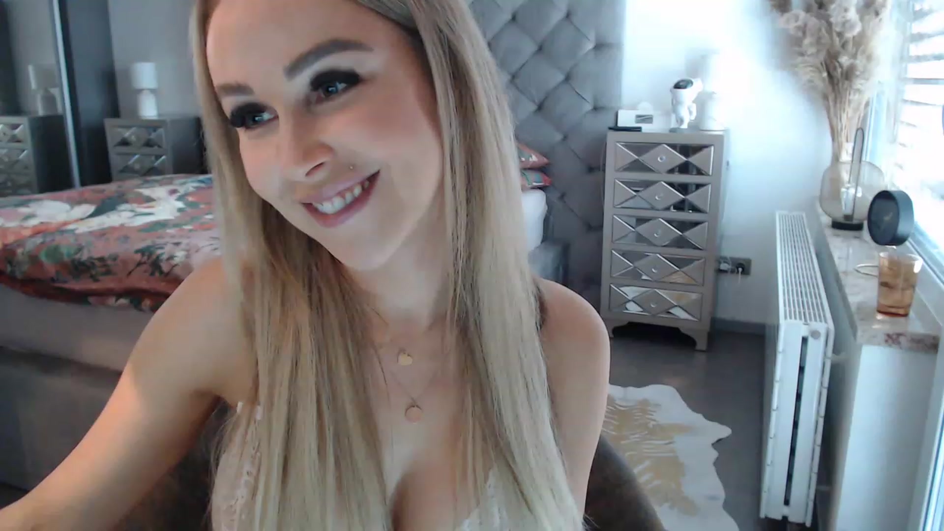 Gallery image thumbnail from CocoMia's myfreecams stream on, 03/24/2023, 13:29 image 11 of 20