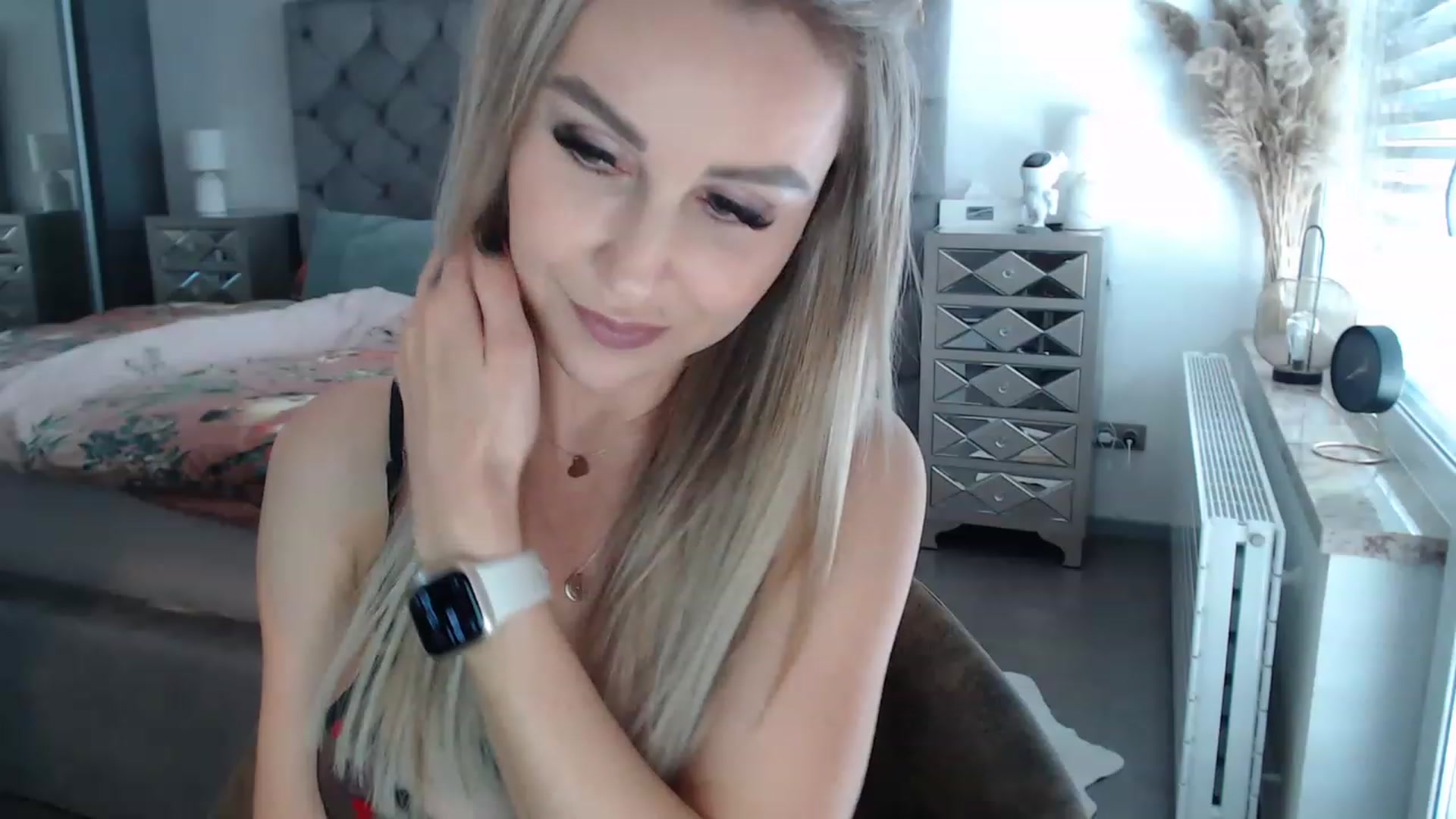 Gallery image thumbnail from CocoMia's myfreecams stream on, 03/28/2023, 11:56 image 12 of 20