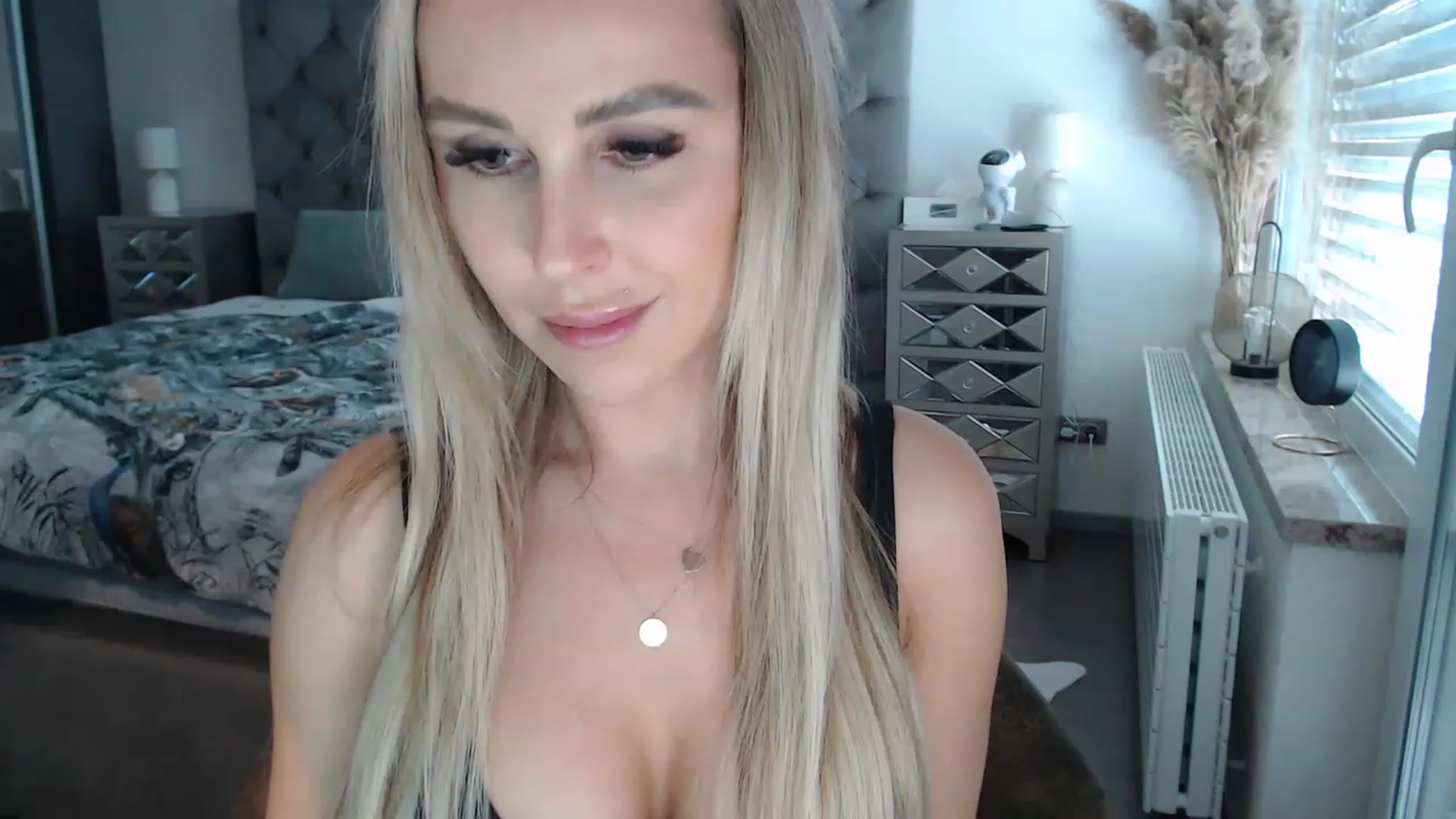 Gallery image thumbnail from CocoMia's myfreecams stream on, 04/06/2023, 11:55 image 13 of 20