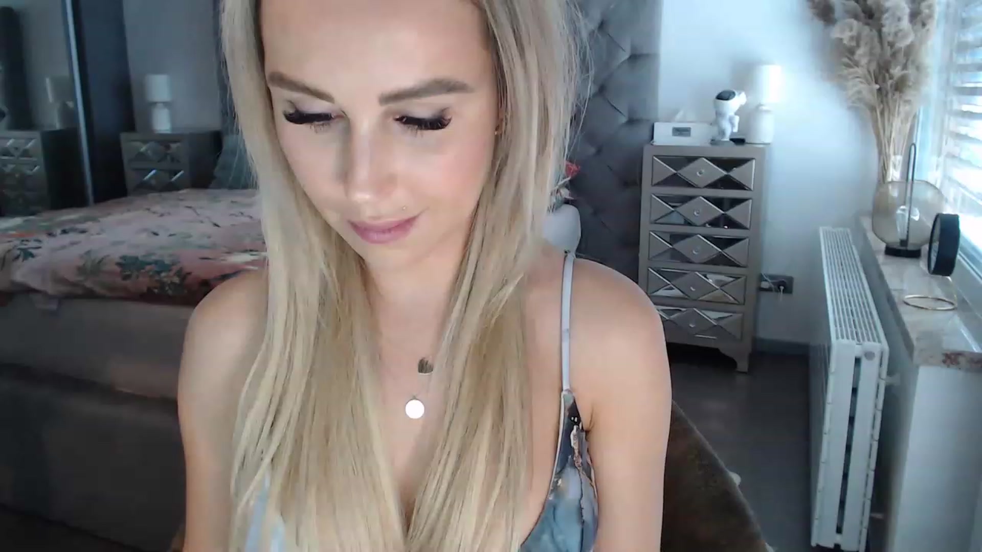 Gallery image thumbnail from CocoMia's myfreecams stream on, 04/20/2023, 12:13 image 13 of 20