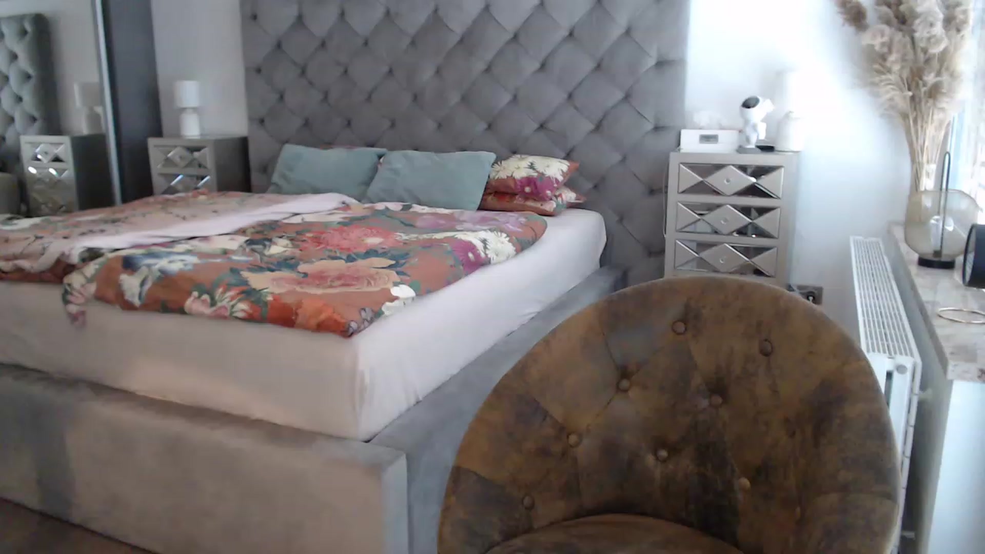 Gallery image thumbnail from CocoMia's myfreecams stream on, 04/21/2023, 12:30 image 17 of 20