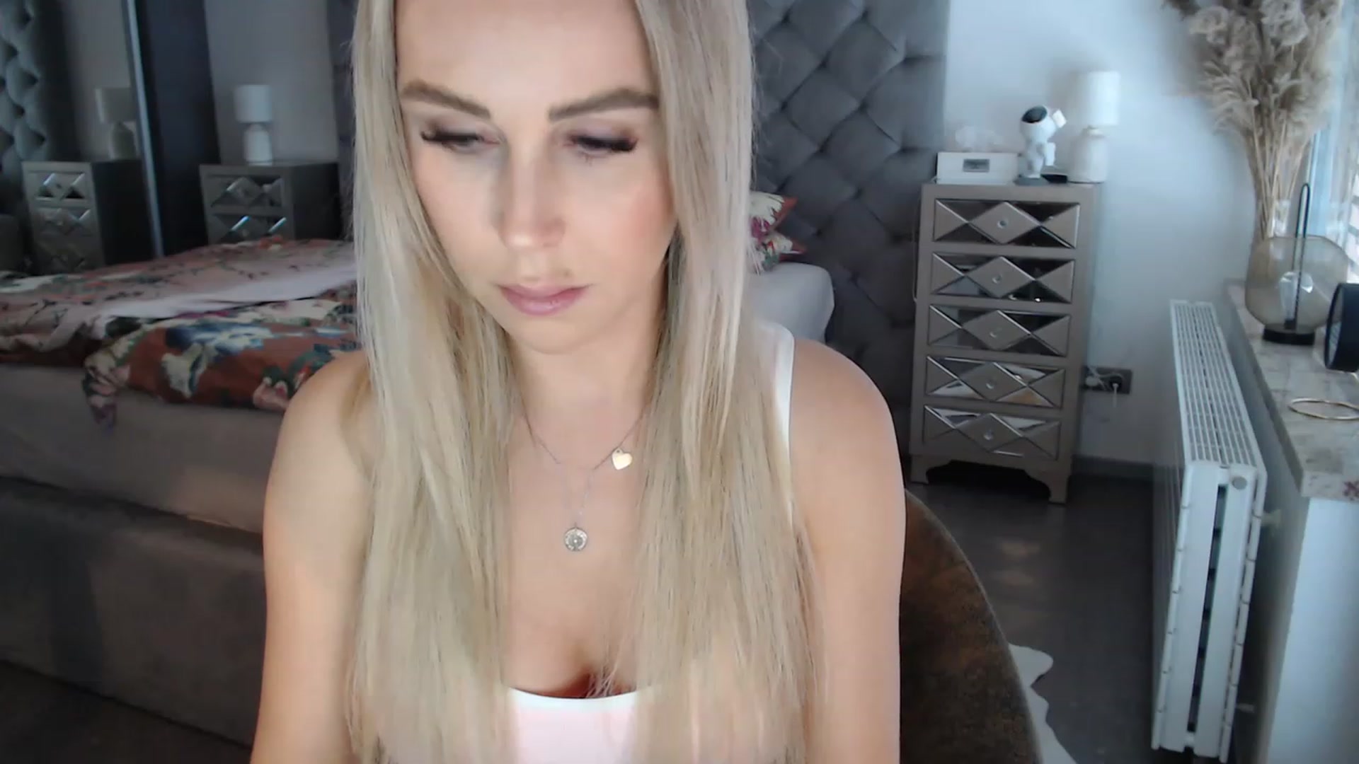 Gallery image thumbnail from CocoMia's myfreecams stream on, 04/21/2023, 12:30 image 2 of 20
